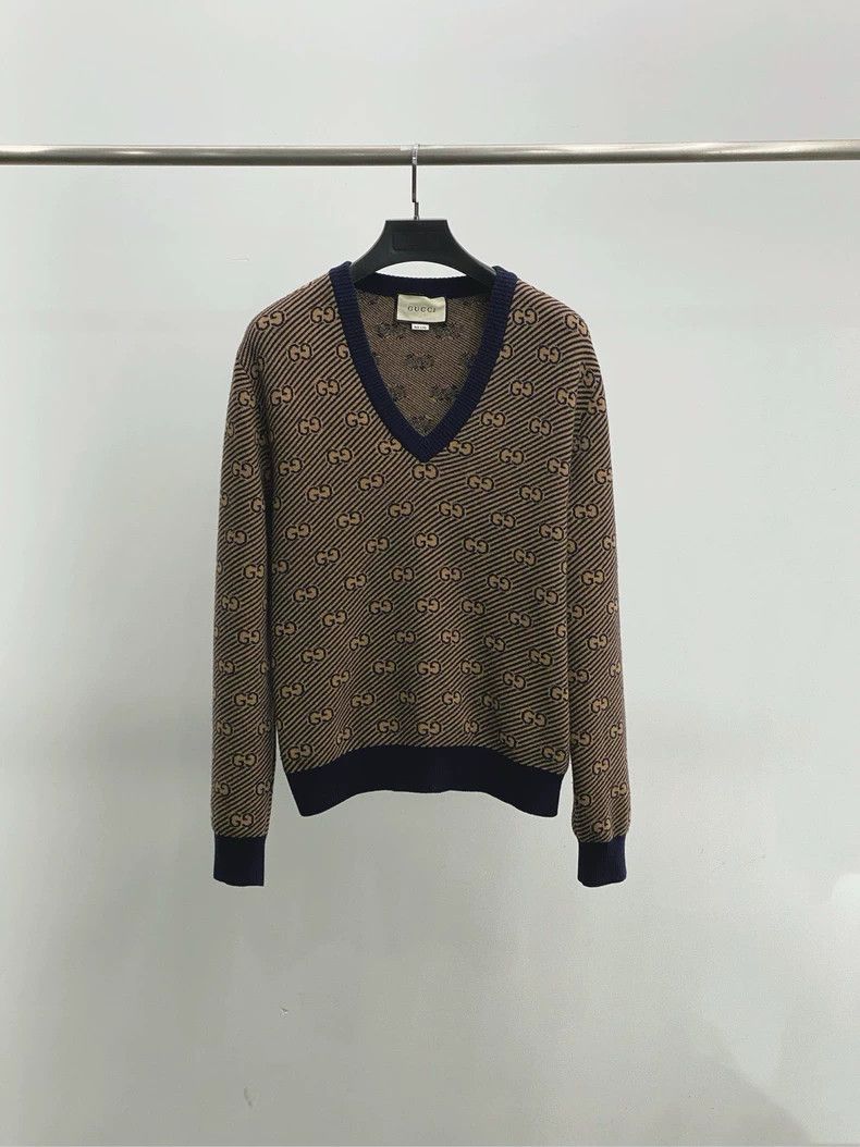 Gucci GucciCamel-colored full-print v-neck sweater 2503-Nextarrow Size US M / EU 48-50 / 2 - 1 Thumbnail