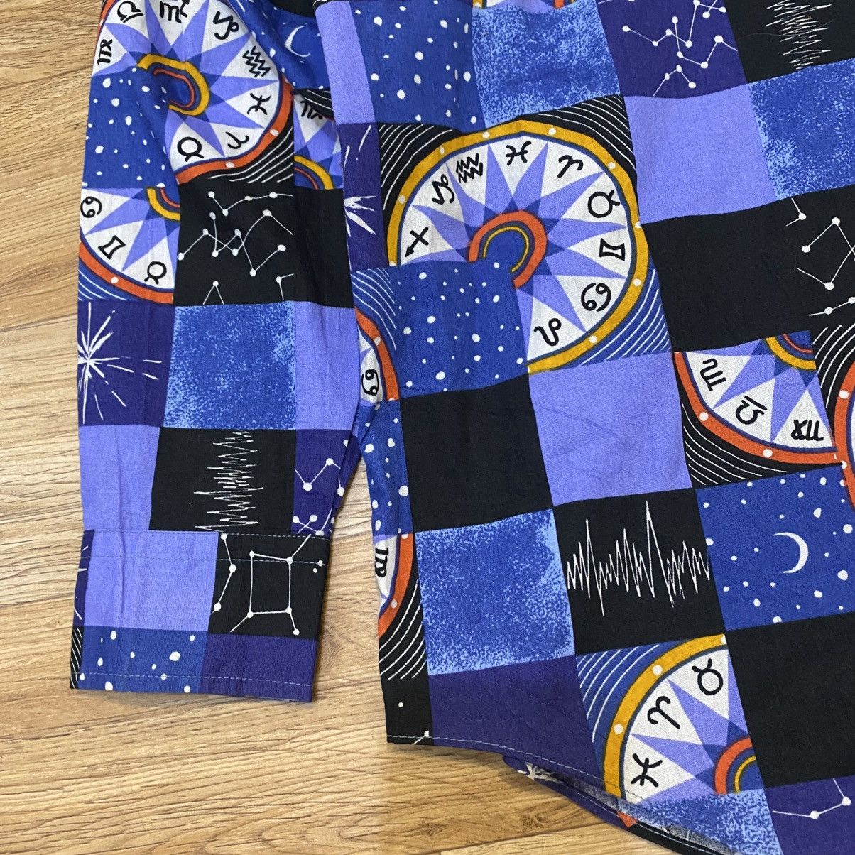 Japanese Brand 1990s Cubic Measure Pattren Clocks Button Ups Shirts Size US XL / EU 56 / 4 - 7 Thumbnail