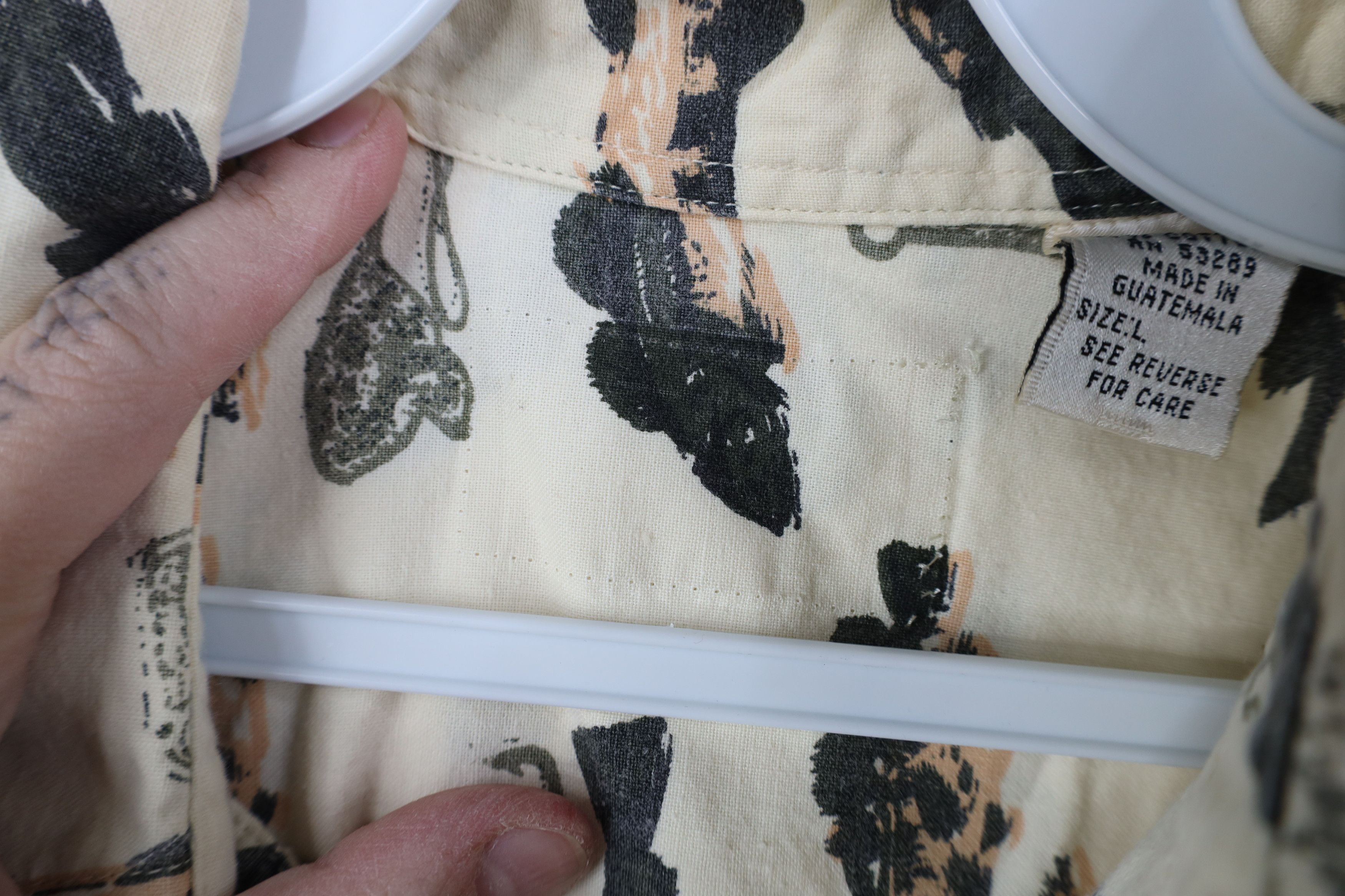 Vintage Vintage 90s Streetwear All Over Print Collared Button Shirt Size US L / EU 52-54 / 3 - 7 Thumbnail