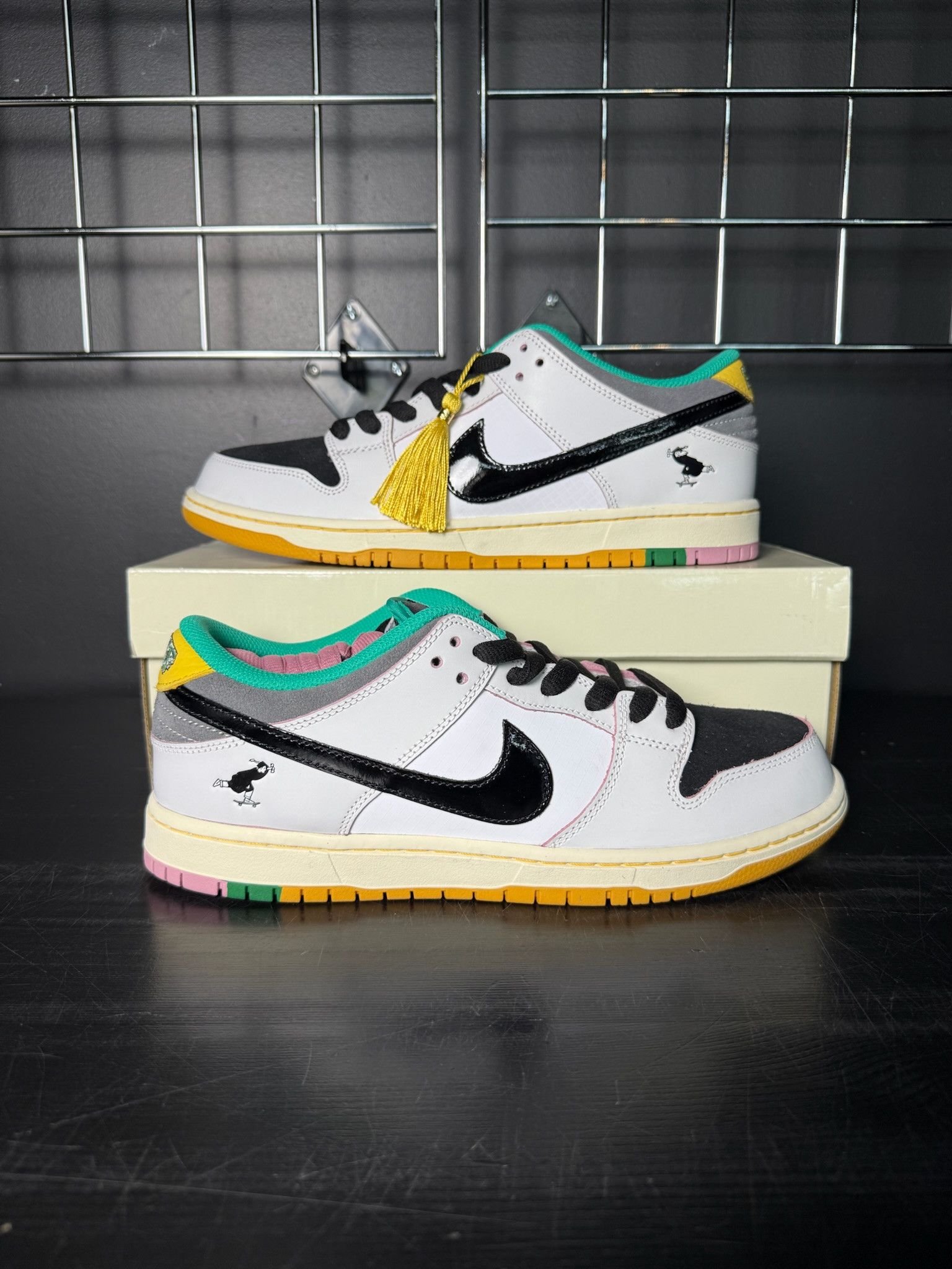 Nike Nike SB Dunk Low x CSEF Size US 10.5 / EU 43-44 - 1 Thumbnail