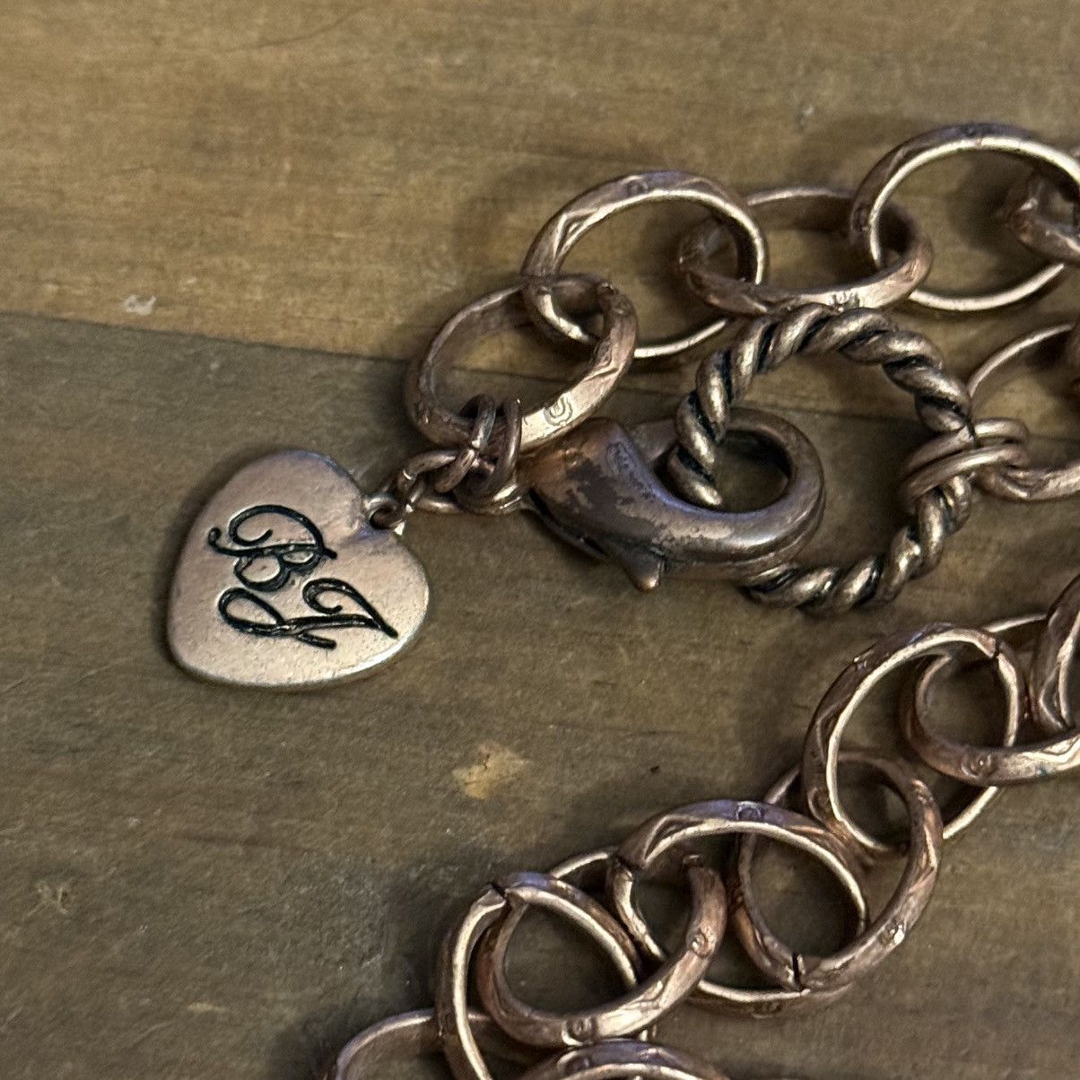 Betsey Johnson Betsey Johnson chunky gold filigree heart pendant necklace Size ONE SIZE - 5 Thumbnail