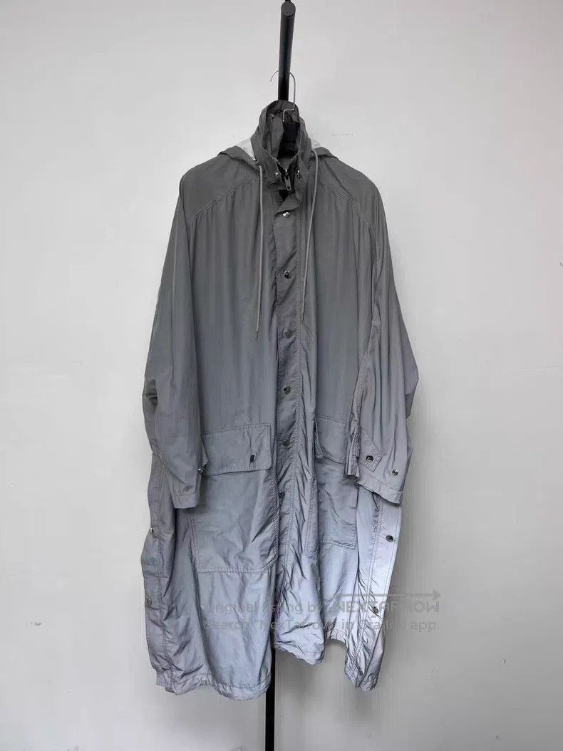 Balenciaga Balenciaga Oversized Windbreaker Raincoat Size XS / US 0-2 / IT 36-38 - 2 Thumbnail