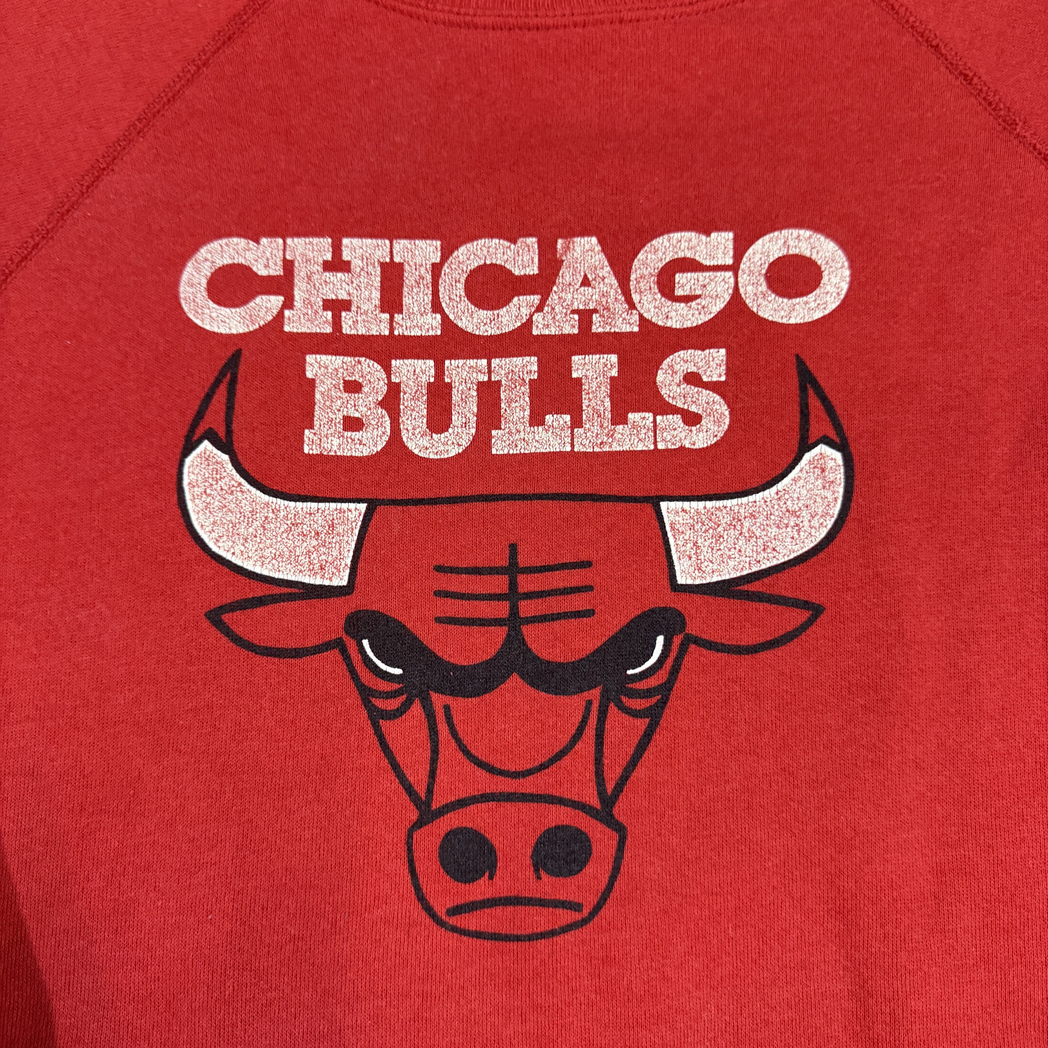 NBA × Vintage 80s Vintage CHICAGO BULLS Crewneck Raglan Sweatshirt Jordan Size US M / EU 48-50 / 2 - 2 Thumbnail