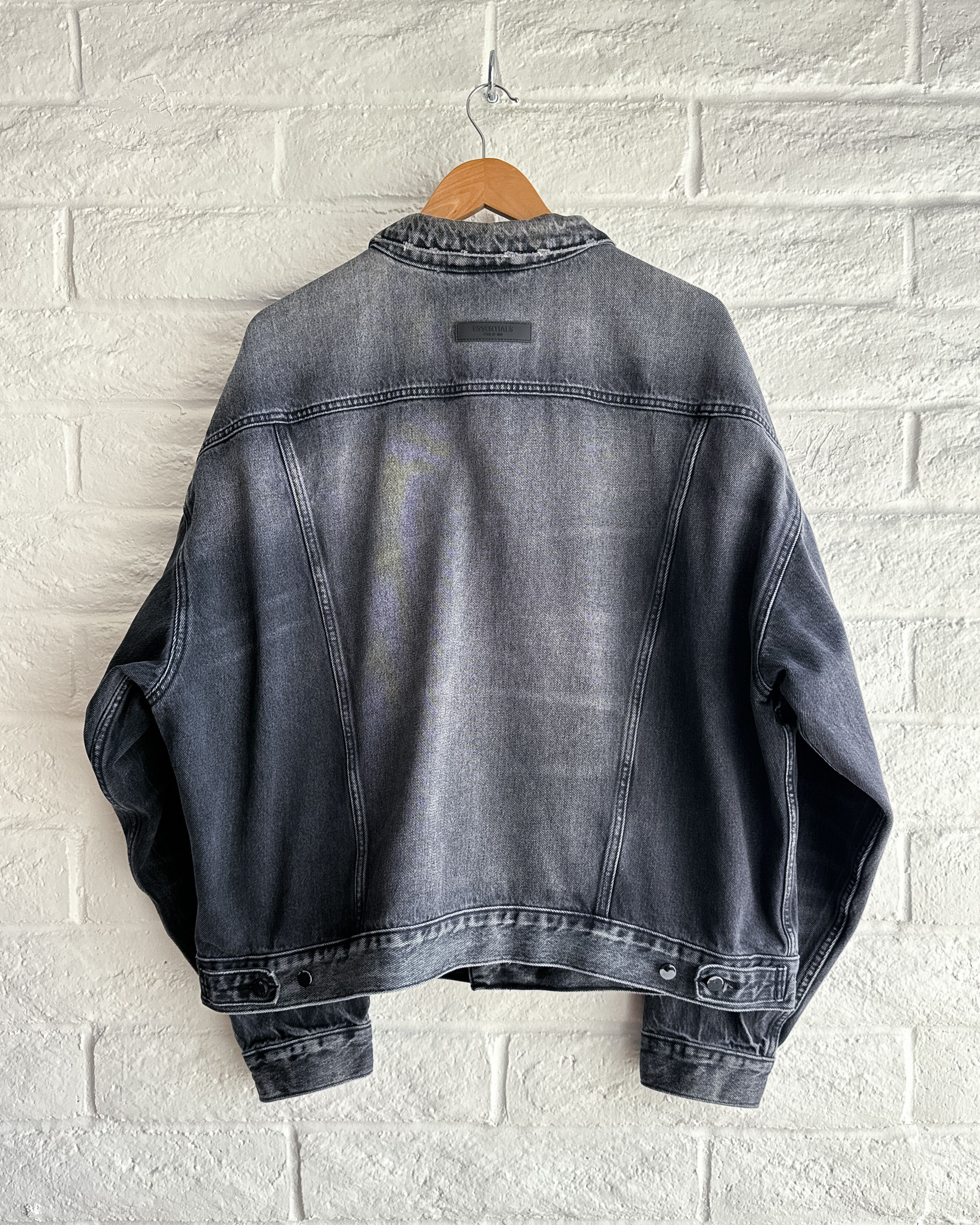 Essentials Fear Of God Essentials Black Wash Denim Trucker Jacket M Size US M / EU 48-50 / 2 - 5 Thumbnail