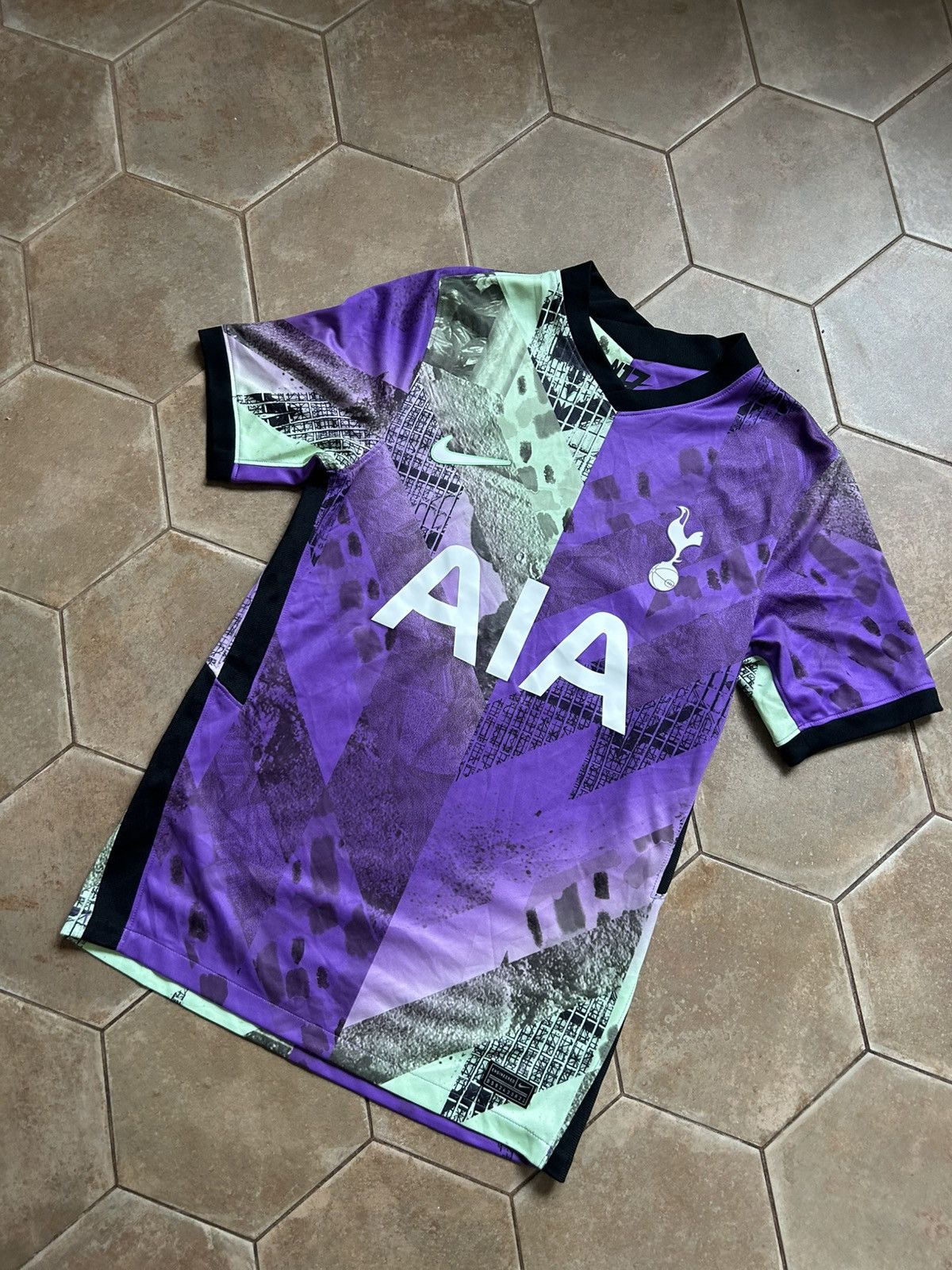 Nike Nike N-17 Tottenham Hotspurs AIA Premier League Jersey Size US S / EU 44-46 / 1 - 2 Thumbnail