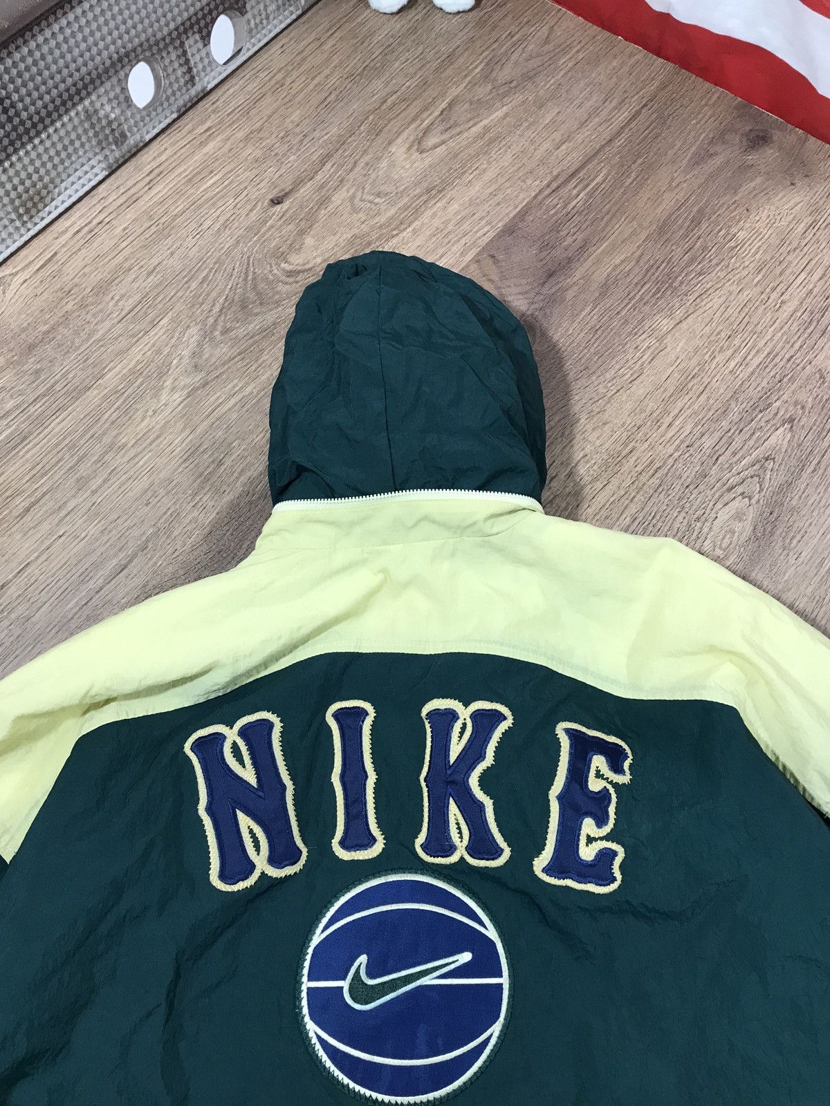 Nike Vintage 90s Nike Big Logo Swoosh Basketball Rare Size US L / EU 52-54 / 3 - 20 Thumbnail