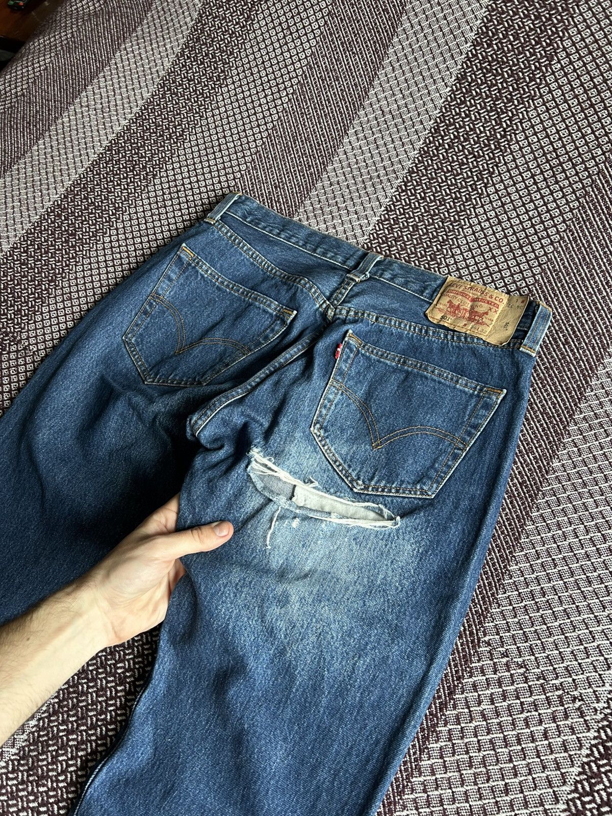 Levi's × Vintage Vintage Levis 501 Distressed Jeans Baggy Fit Size 34 X 32 Size US 34 / EU 50 - 4 Thumbnail