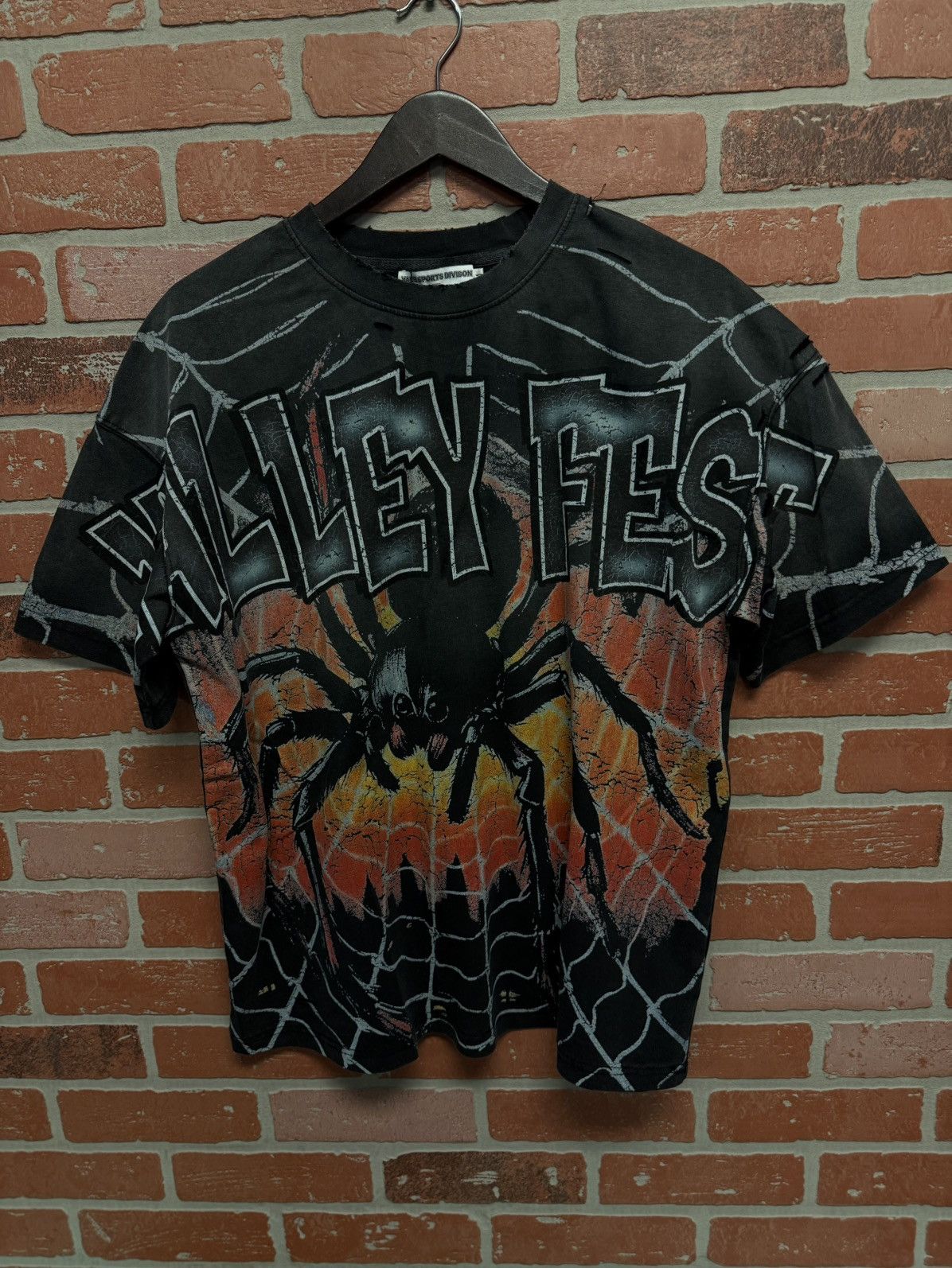 Vale Vale Valley Widow Web Tee Shirt Size M Brand New Size US M / EU 48-50 / 2 - 3 Thumbnail