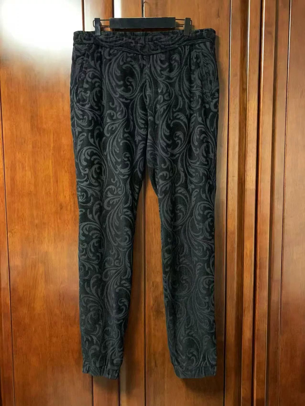 Japanese Brand Versace Men's Baroque Print Casual Pants Size US 33 - 1 Thumbnail