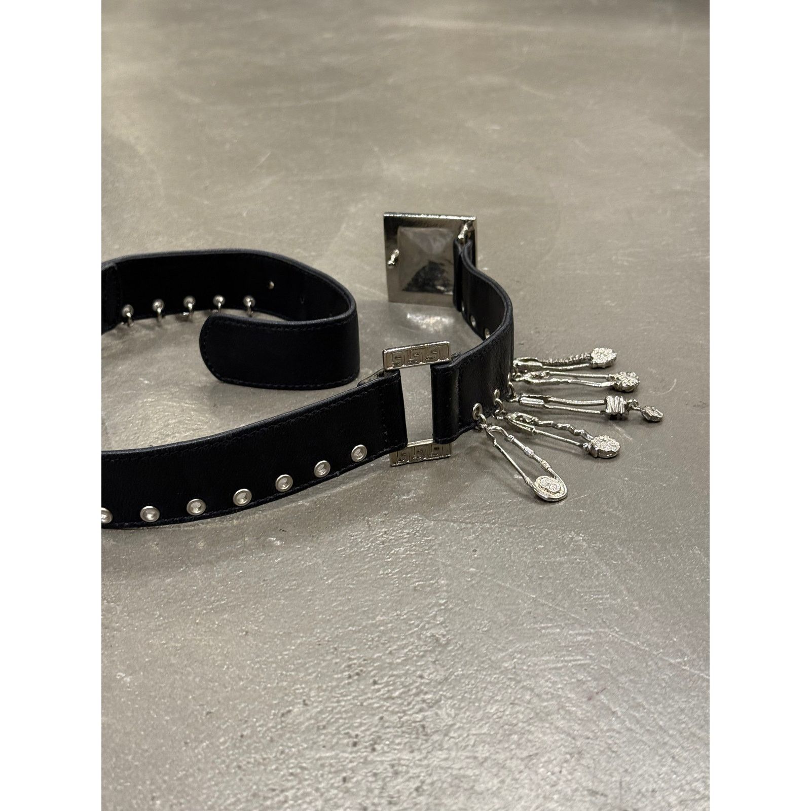 Versace 1990s Gianni Versace safety pin leather belt Size ONE SIZE - 4 Thumbnail