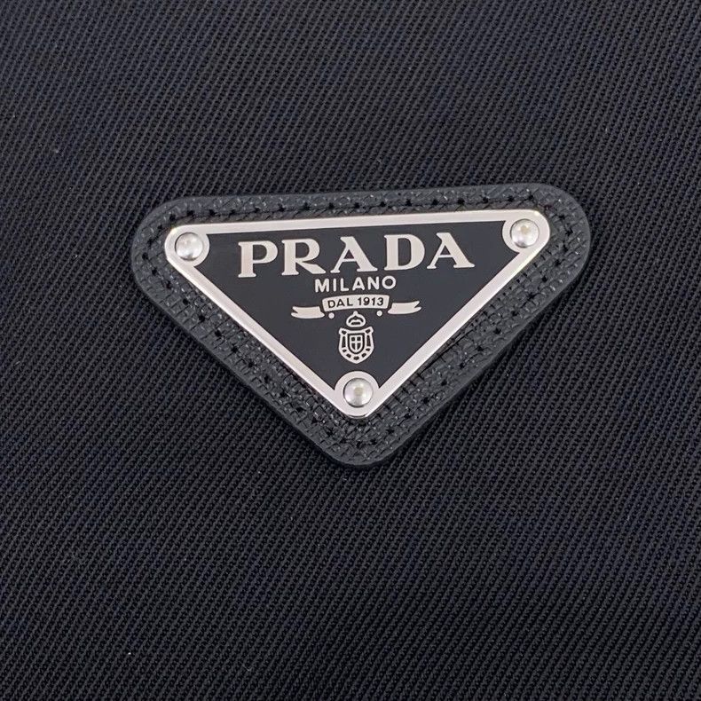 Prada Prada Black triangle zipper long-sleeved jacket 2501-Nextar Size US M / EU 48-50 / 2 - 5 Thumbnail