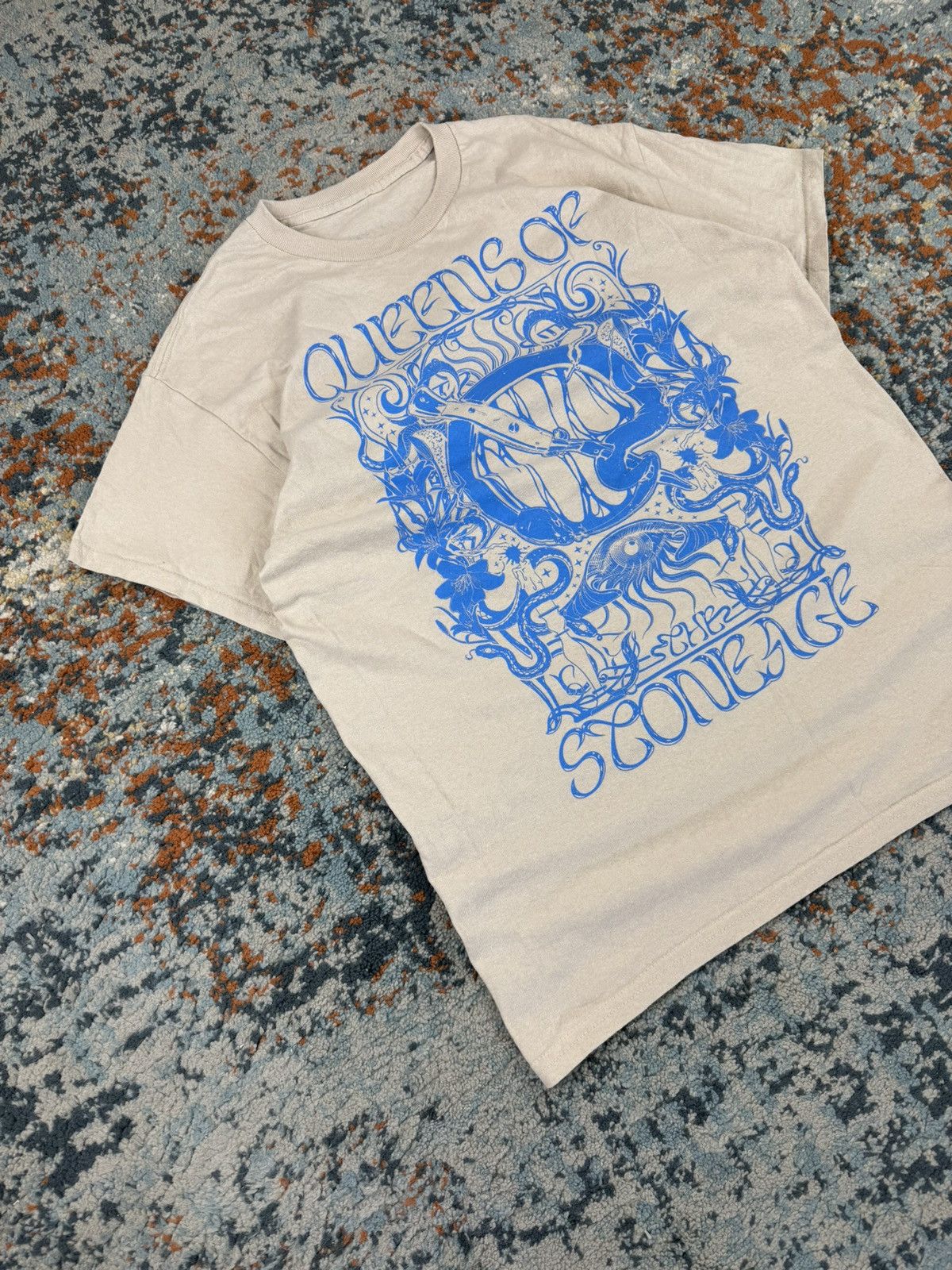 Band Tees Vintage Y2K Queens od the stone age graphic band tee merch Size US S / EU 44-46 / 1 - 2 Thumbnail