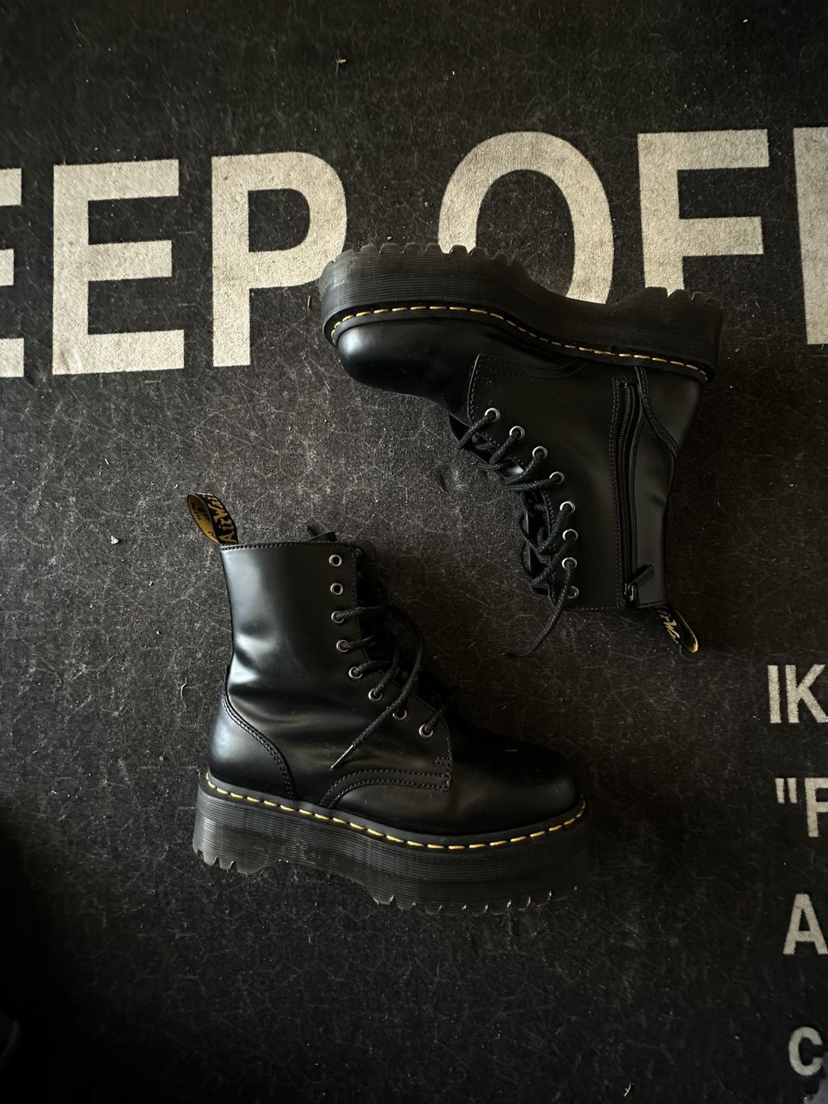 Dr. Martens Dr. Martens Size US 9 / EU 42 - 4 Thumbnail