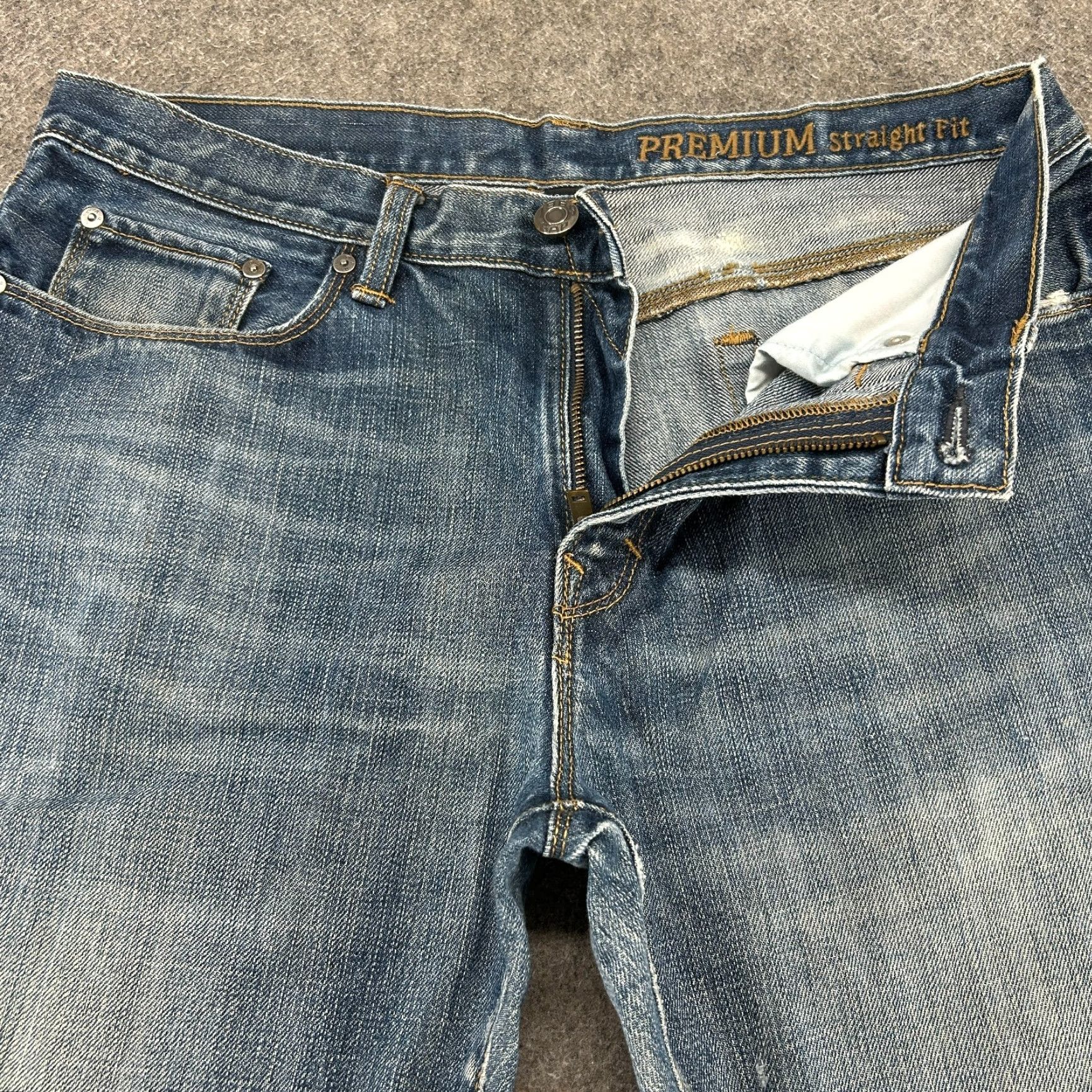 Gap Gap Jeans Men 34x30 Blue Straight Regular Distressed Medium Wash 5-Pocket Denim Slimming Stretch Vintage? No (1969) 1969 Gap Mens Jeans Size US 34 / EU 50 - 2 Thumbnail