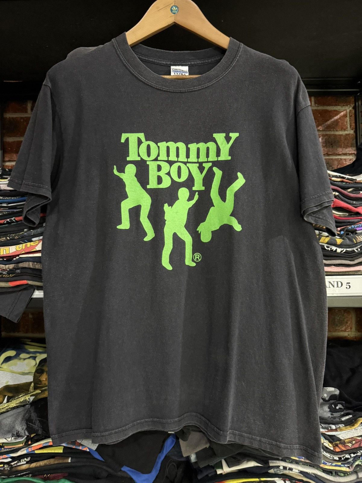 Band Tees × Rap Tees × Vintage Thrashed Vintage Tommy Boy Record Hip Hop Sun Faded Tee Size US L / EU 52-54 / 3 - 1 Thumbnail