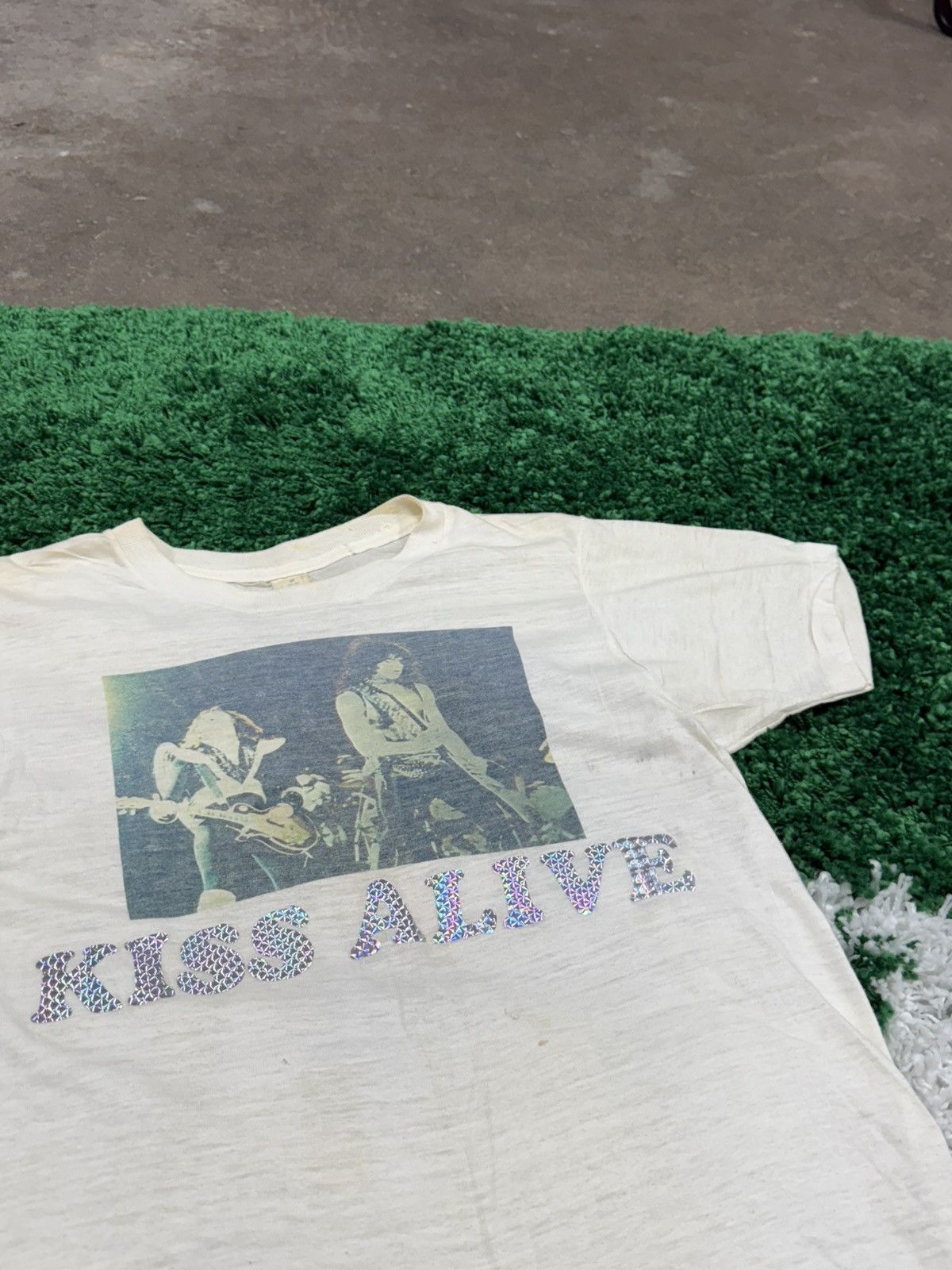 Vintage Grail 70s "Kiss Alive" Single Stitch Destroyed Tee Medium Size US M / EU 48-50 / 2 - 6 Thumbnail
