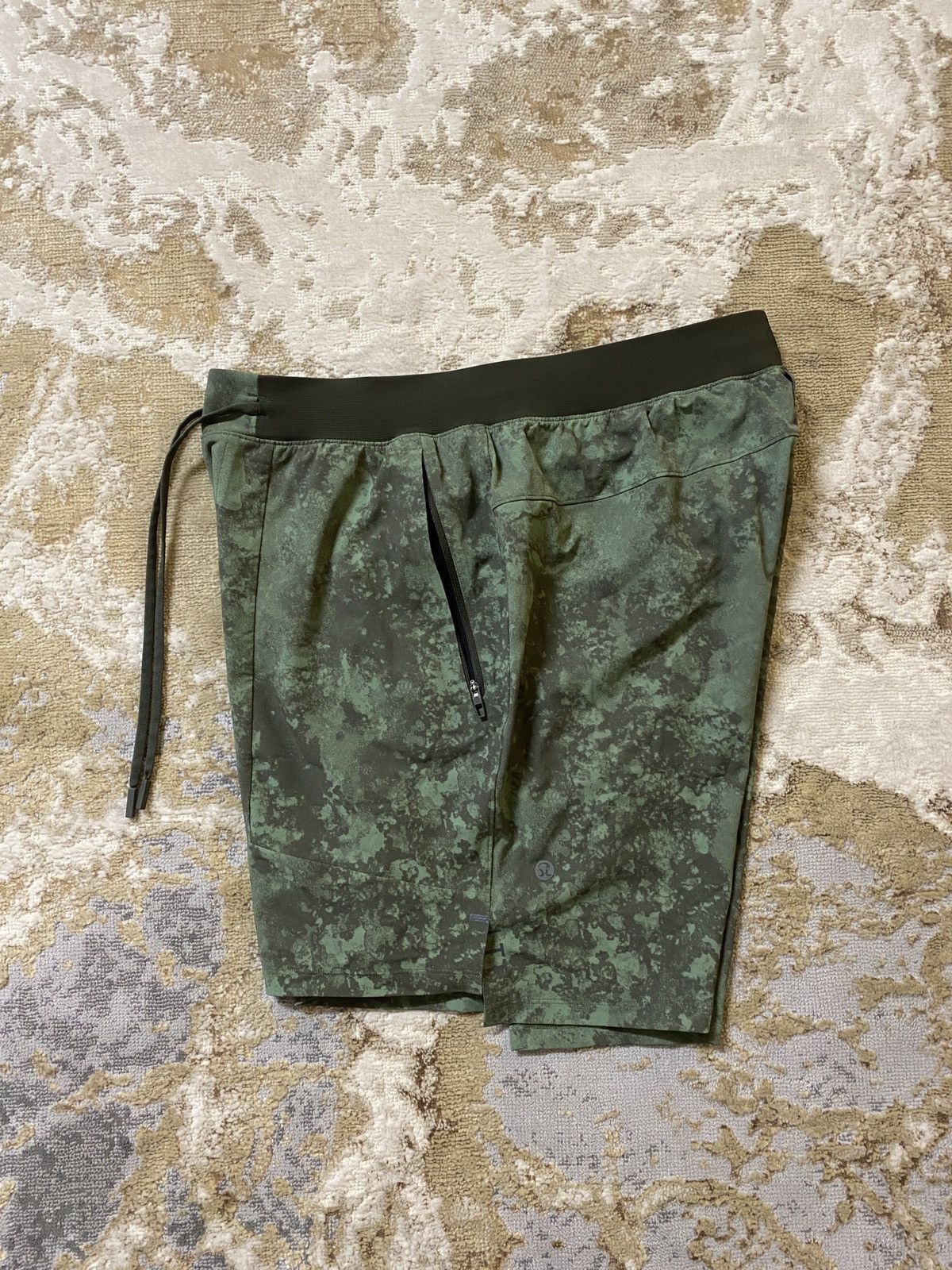Lululemon × Vintage Green Lululemon Shorts Size US 36 / EU 52 - 2 Thumbnail