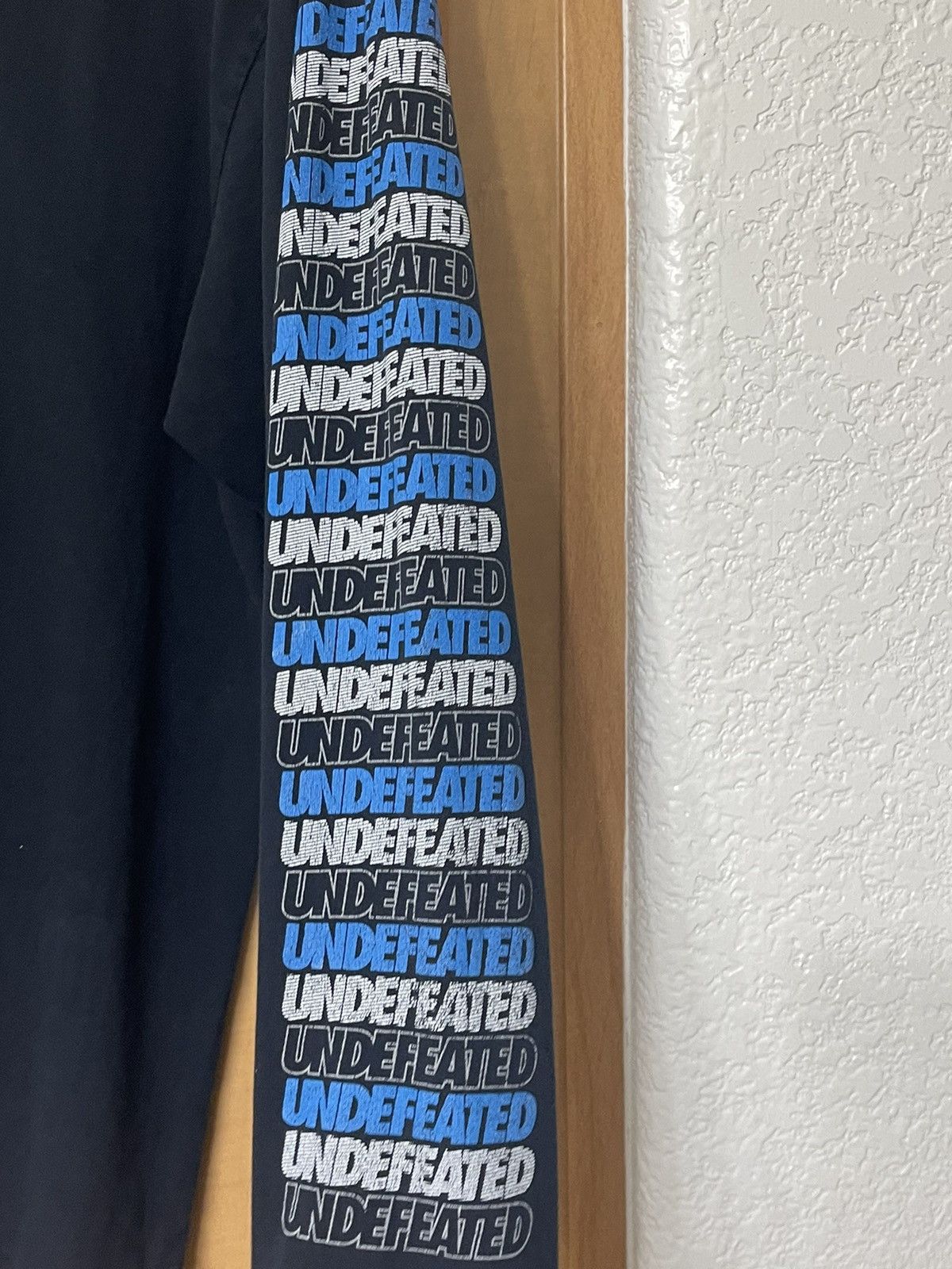 Undefeated Undefeated black long sleeve Blue and White Size US M / EU 48-50 / 2 - 7 Thumbnail