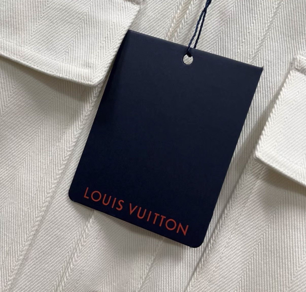 Louis Vuitton Louis Vuitton 26SS Leather Patch Collared Shirt Jacket J41 Size US XXL / EU 58 / 5 - 3 Thumbnail