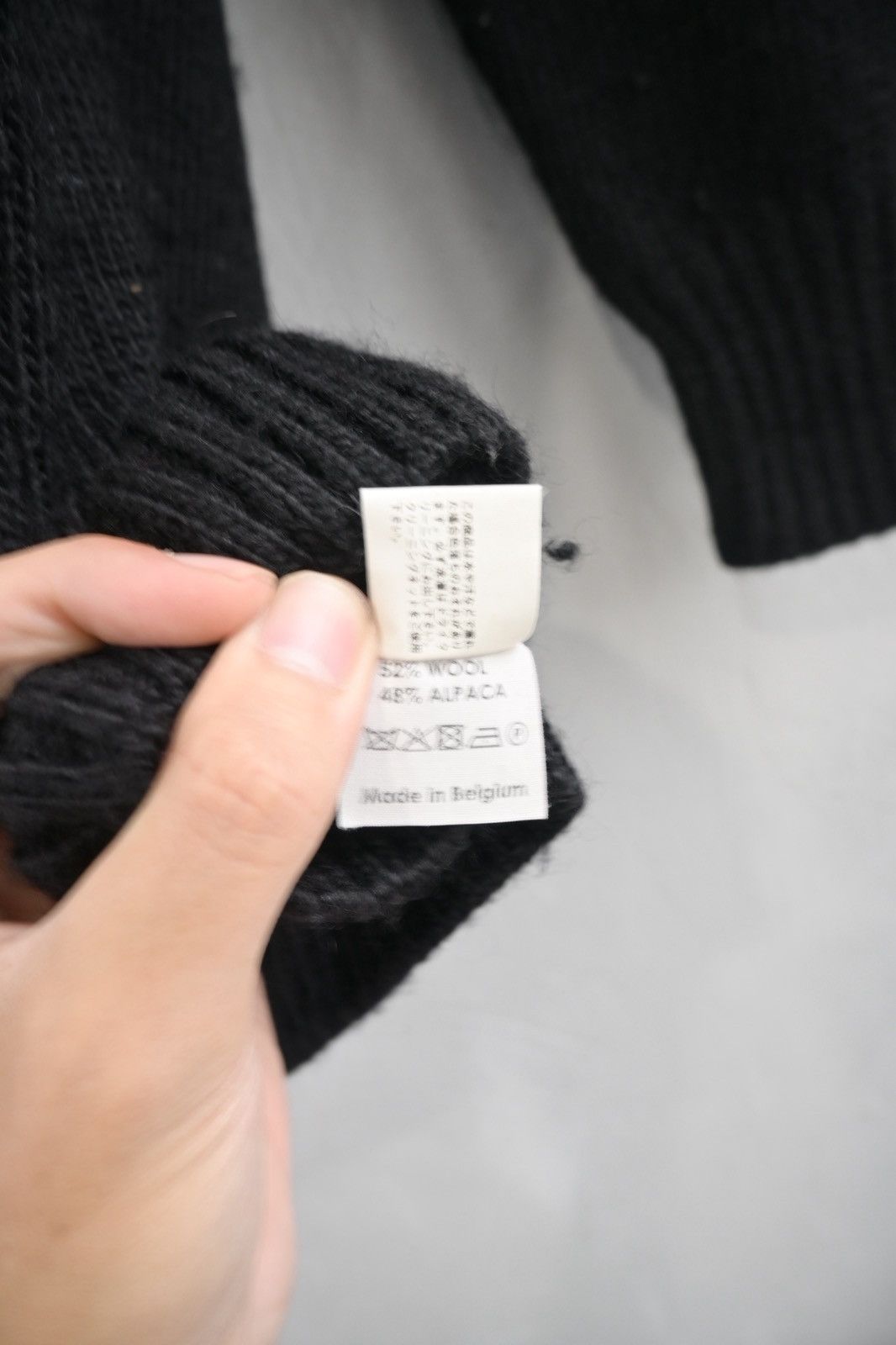 Dries Van Noten Dries Van Noten 2000’s alpaca wool V-neck knitwear Size US S / EU 44-46 / 1 - 6 Thumbnail