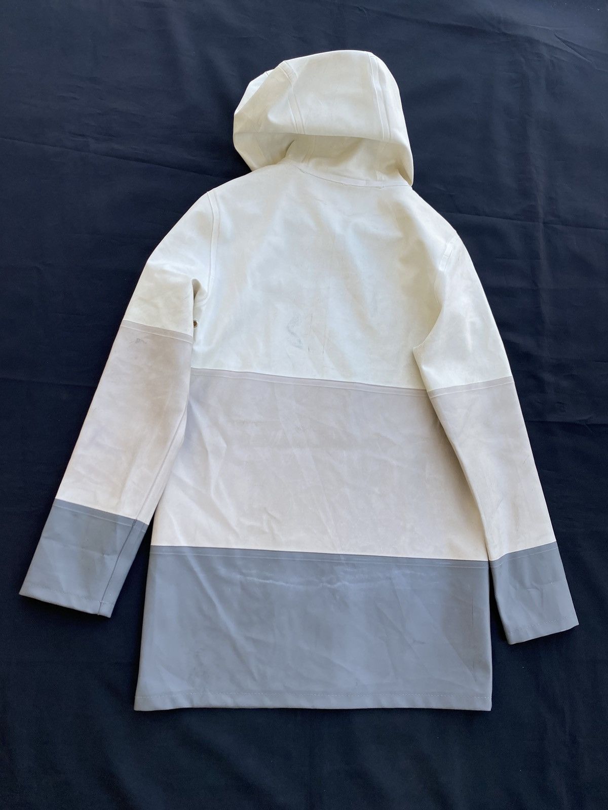 Stutterheim Rare Stutterheim Stockholm raincoat three-shade color scheme Size US M / EU 48-50 / 2 - 19 Thumbnail