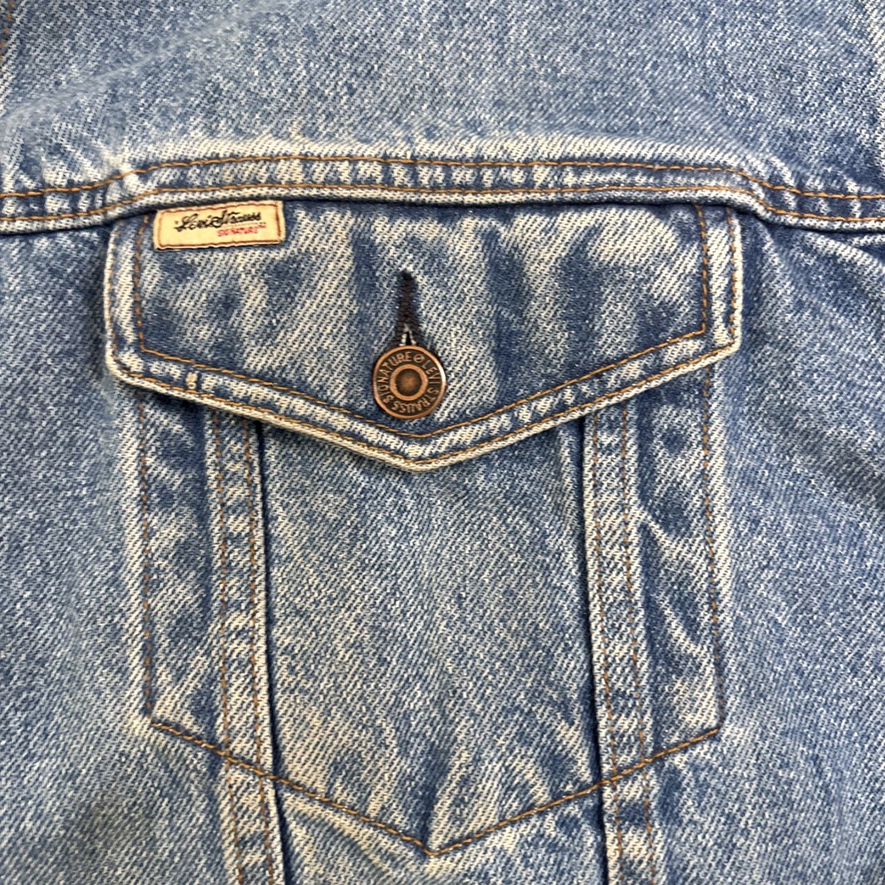 Levi's VINTAGE Levi's Trucker Jacket Mens XL Blue Denim Euc Lined Plaid Accents Size US 36 / EU 52 - 3 Thumbnail