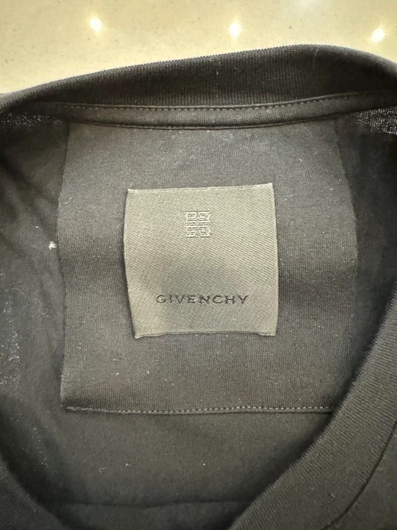 Givenchy Givenchy Back G Logo Embroidered Short Sleeve 2506-Nextarro Size US L / EU 52-54 / 3 - 7 Thumbnail