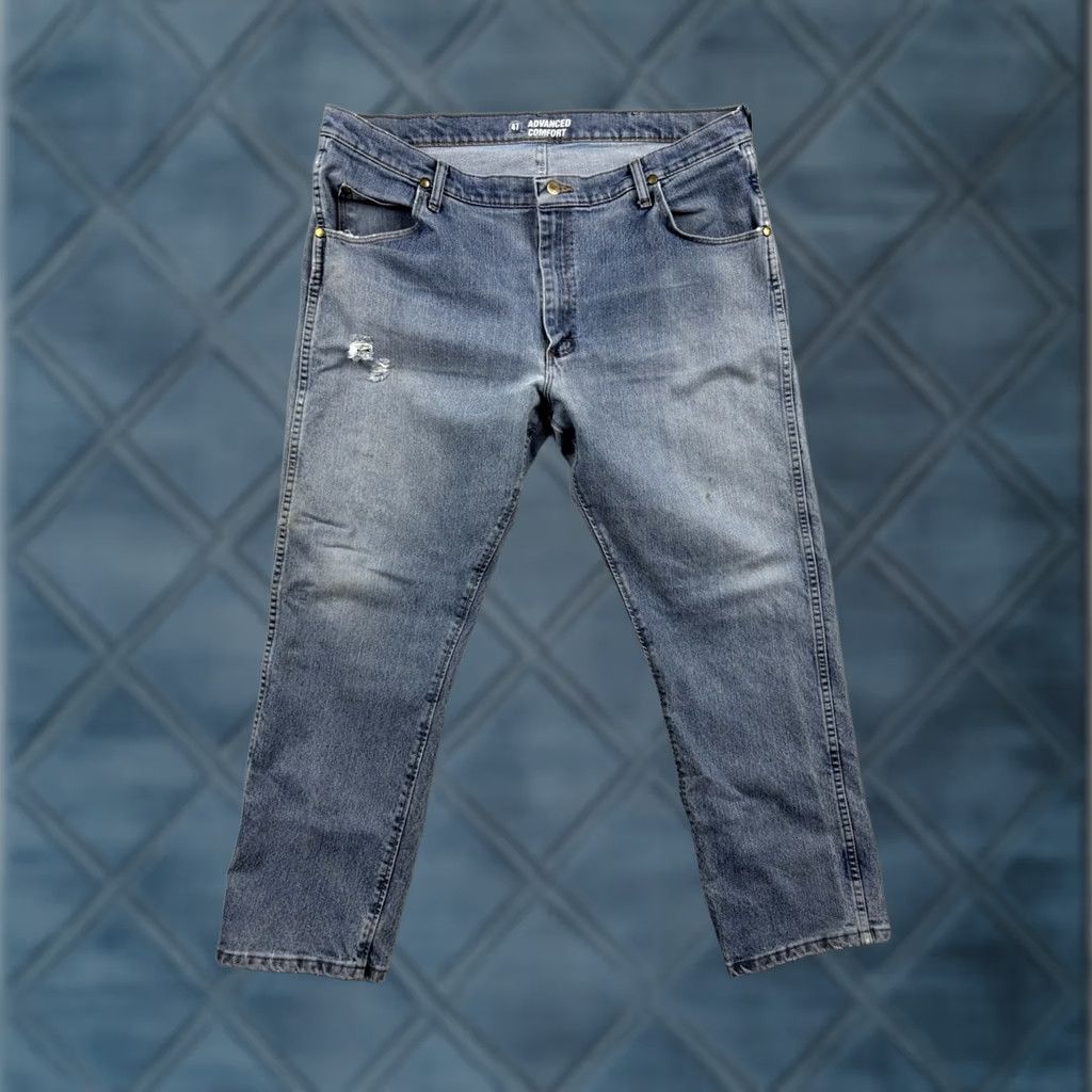 Wrangler Wrangler 47 Advanced Comfort Jeans Mens Regular Straight Light Wash Denim 40x30 Blue Medium Wash 5-Pocket Cowboys & Western Size US 40 / EU 56 - 1 Thumbnail