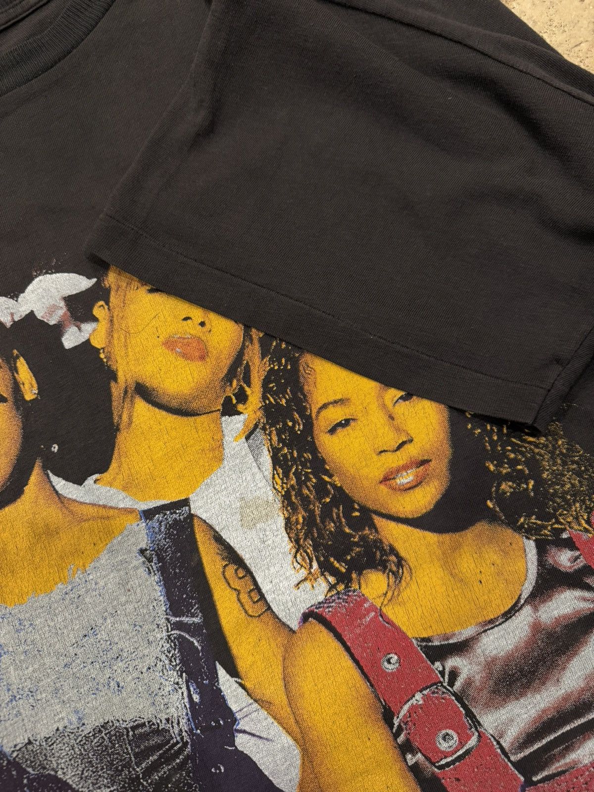 Vintage Vintage TLC “Diggin’ On You” 90’s Single Stitch Rap Tee Size US XXL / EU 58 / 5 - 14 Thumbnail