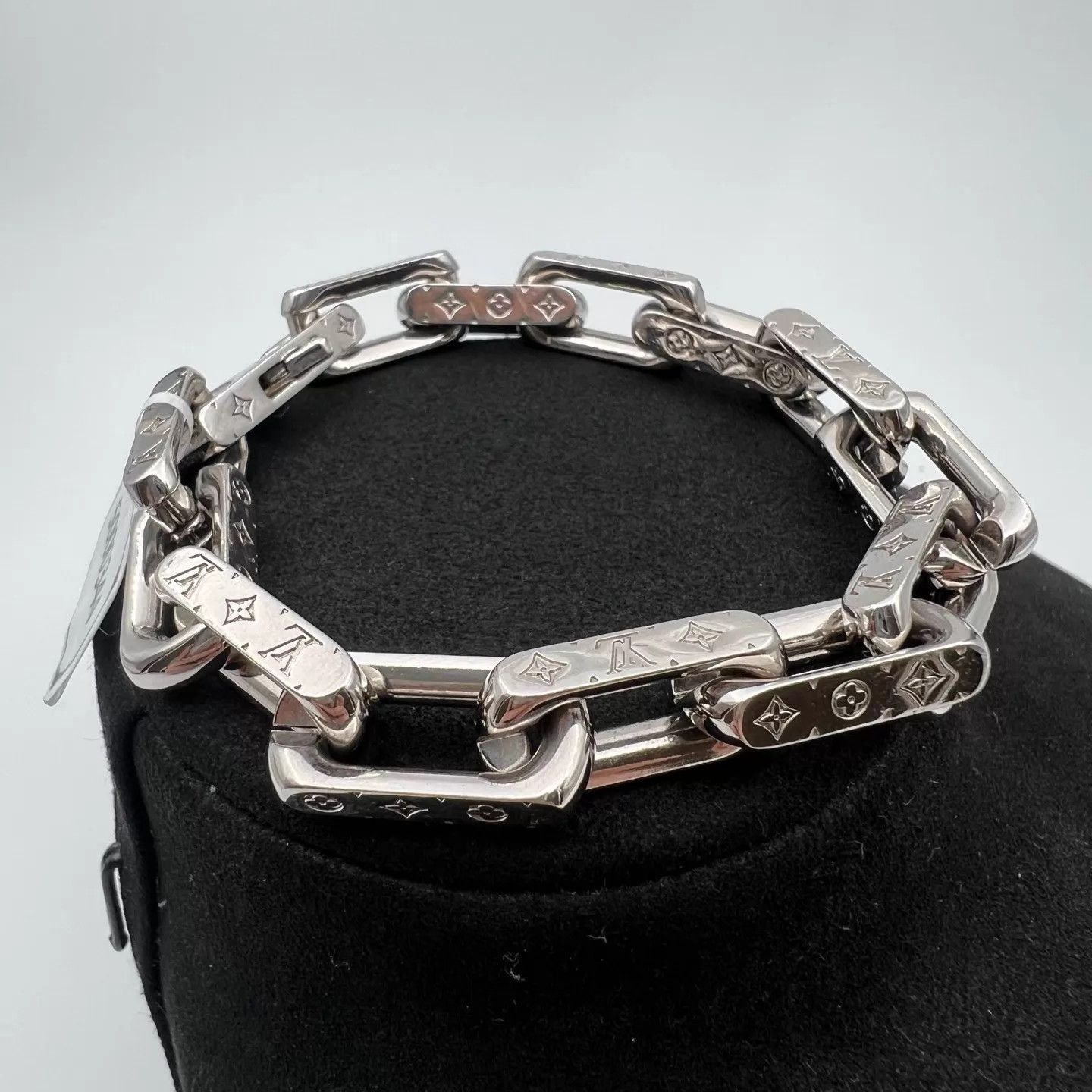 Louis Vuitton LV Cuban Bamboo Silver Bracelet 99 Size ONE SIZE - 2 Thumbnail
