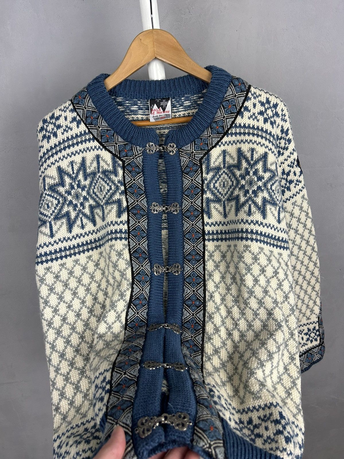 Dale Of Norway Dale of Norway Nordic Cardigan Sweater Pewter clasps Size-L Size US L / EU 52-54 / 3 - 6 Thumbnail