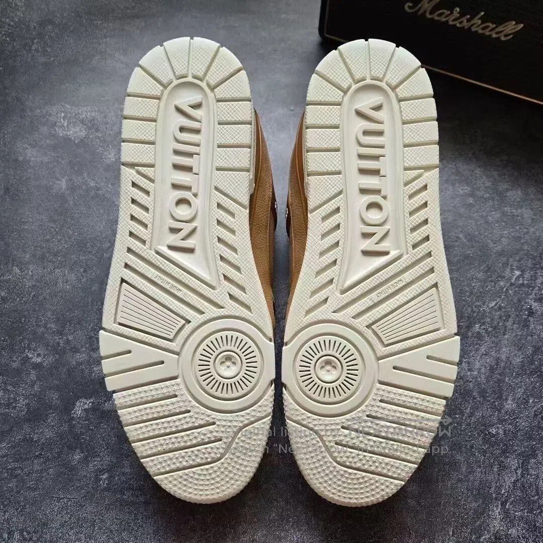 Louis Vuitton louis vuitton lv trainer in brown suede. Size US 8.5 / EU 41-42 - 7 Thumbnail