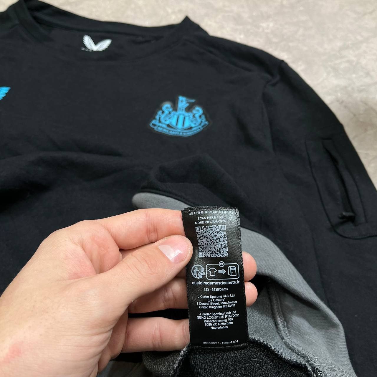 Castore Castore Newcastle United Training Sweatshirt Men Size L Size US L / EU 52-54 / 3 - 2 Thumbnail