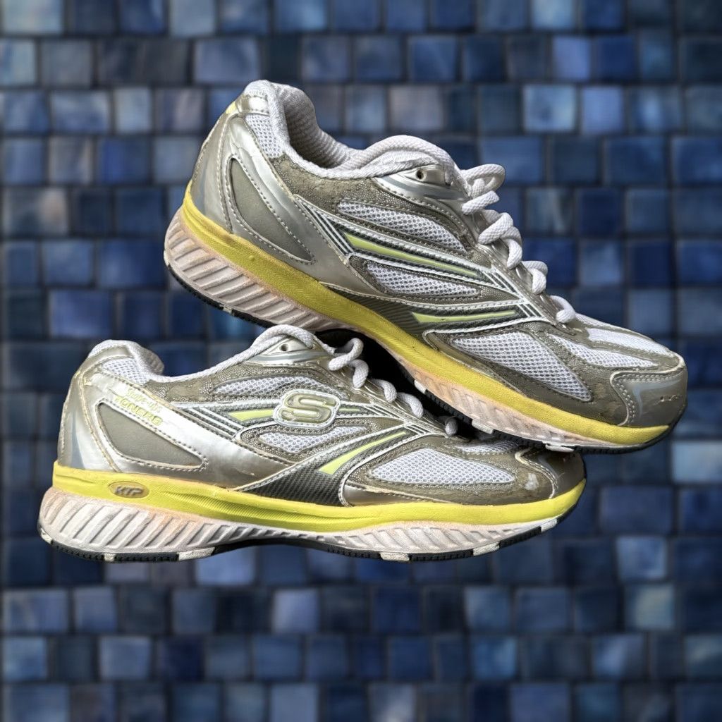 SKECHERS Skechers Shape Ups Toners Women’s Walking Shoes Gray 13013 Low Top Size 6 UV? Size M / US 6-8 / IT 42-44 - 1 Thumbnail