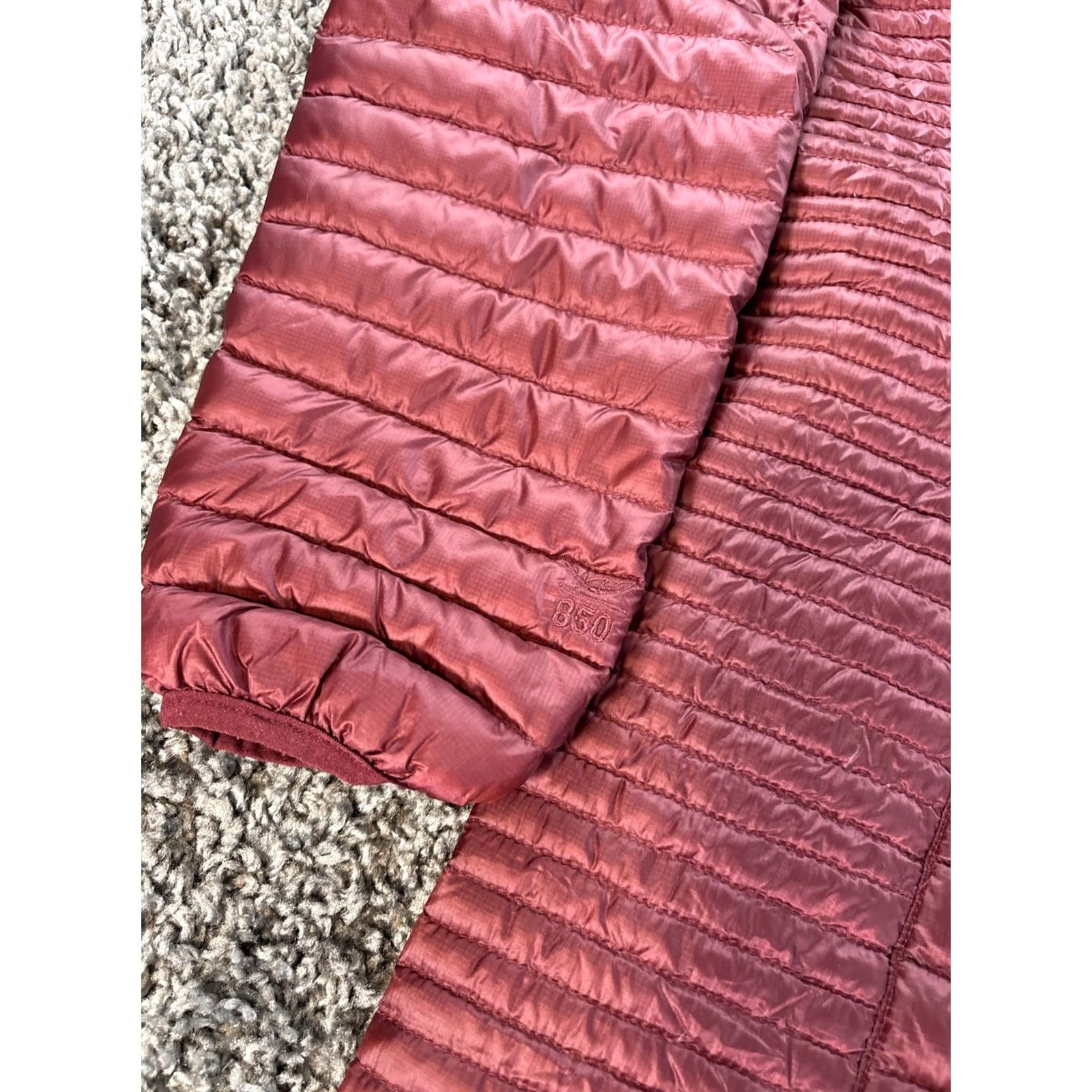 Vintage L.L. Bean Down Jacket Parka Hooded Women Large Red Plum Ultralight 850 Pertex Nylon Long Sleeve Zip Size L / US 10 / IT 46 - 7 Thumbnail