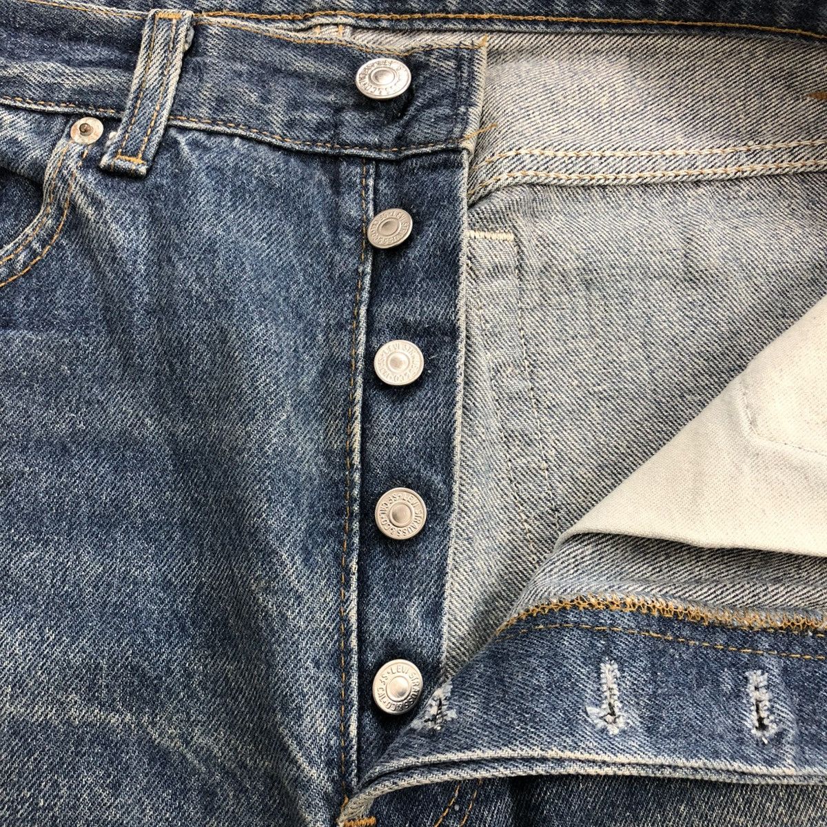 Levi's × Levi's Vintage Clothing 🇺🇸90’s Vintage Levis 501 #520 29x32 Straight Leg Faded Jeans Size US 33 - 10 Thumbnail