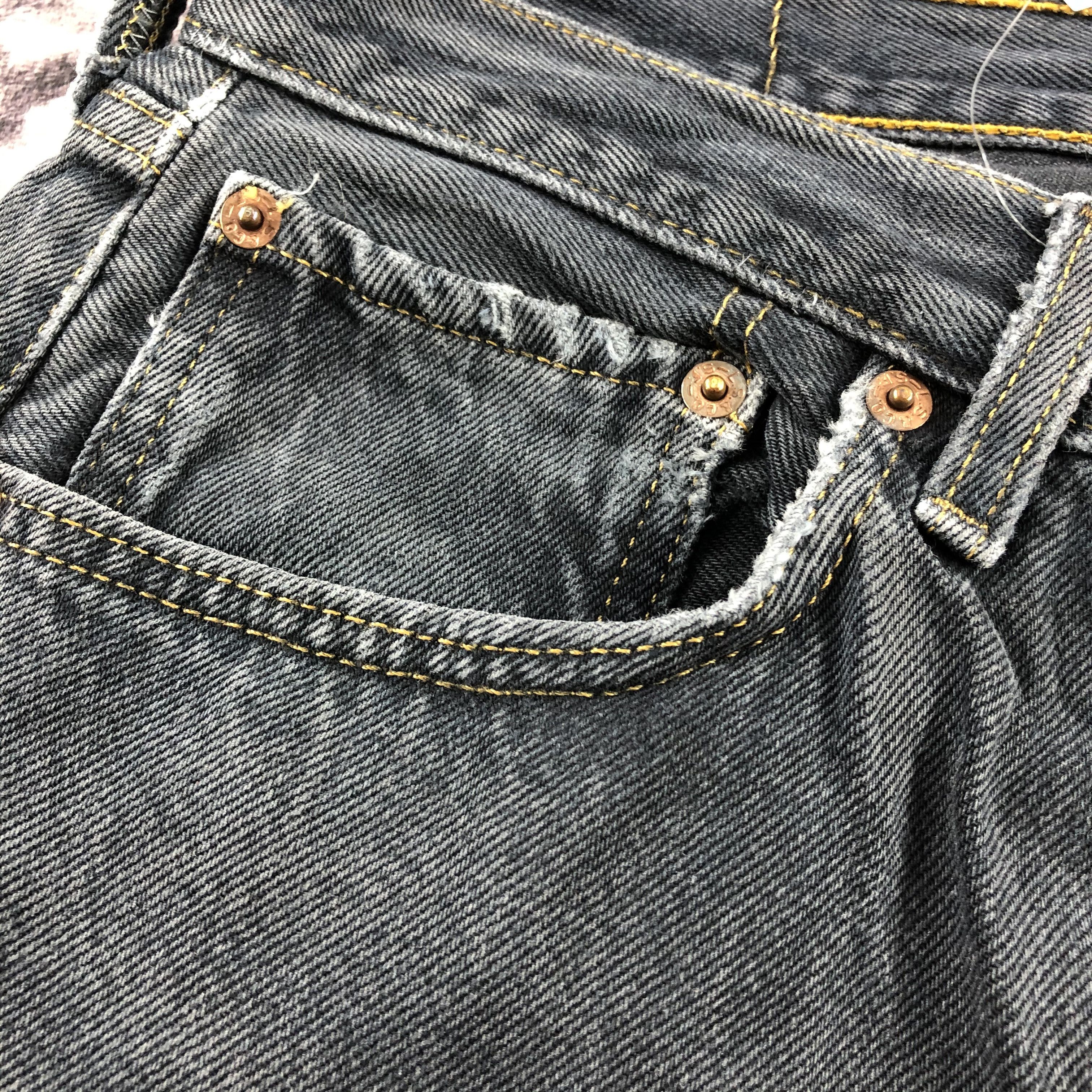 Levi's 90s Vintage Faded Black Levis 501 Jeans-JM3049 Size US 30 / EU 46 - 10 Thumbnail