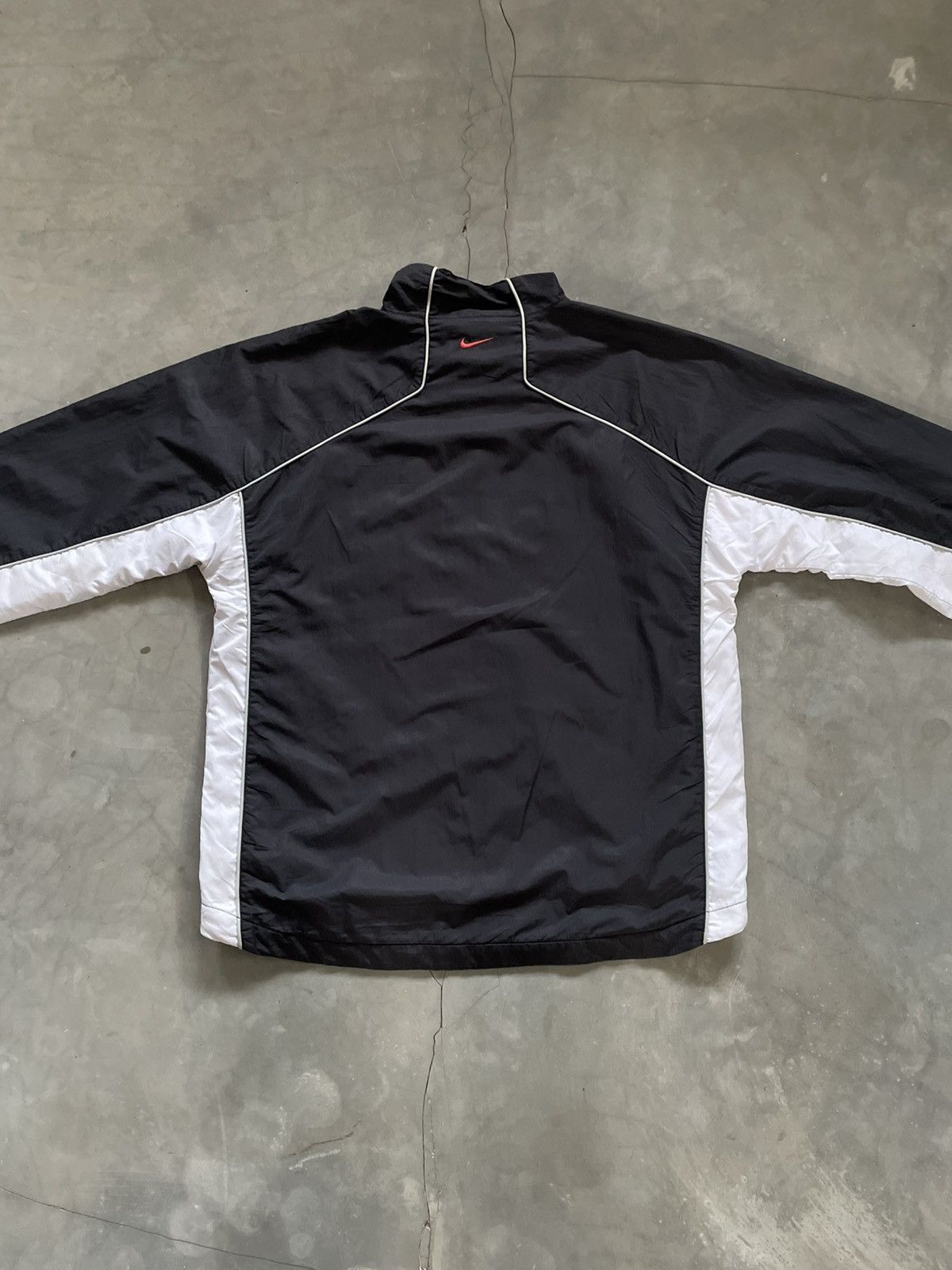 Nike Rare Nike TN Light Jacket Color Block Windbreaker Red Swoosh Size US XL / EU 56 / 4 - 4 Thumbnail