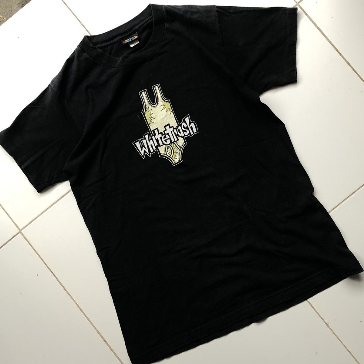 Vintage vintage Y2K skate Dogpile "whitetrash" bikini graphic tee Size US M / EU 48-50 / 2 - 3 Thumbnail