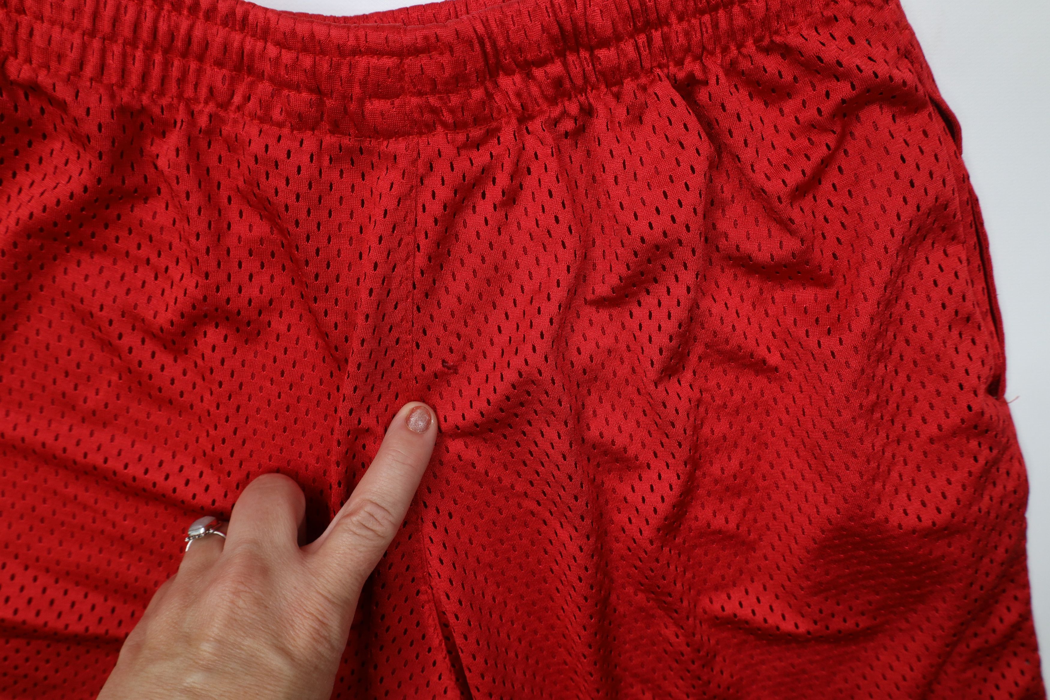 Vintage Vintage 90s Streetwear Above Knee Mesh Basketball Shorts Red Size US 32 / EU 48 - 7 Thumbnail