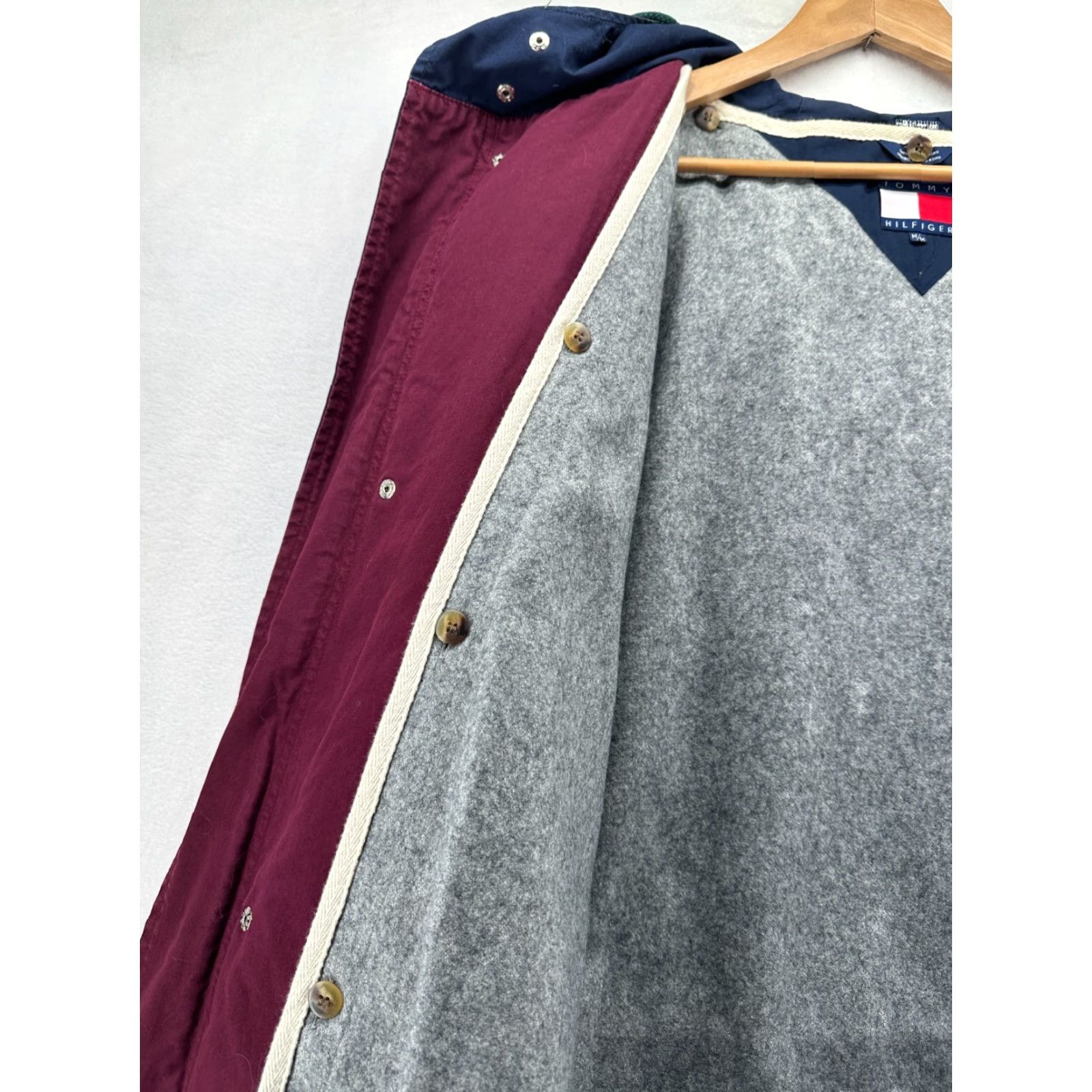Tommy Hilfiger VINTAGE Tommy Hilfiger Athletics Coat Hooded Rain Jakcet Mens Medium Blue Size US M / EU 48-50 / 2 - 7 Thumbnail