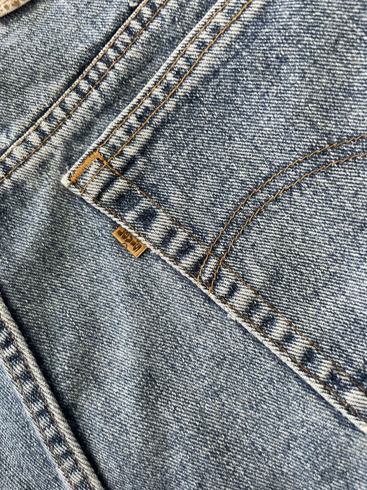 Vintage 90’s Levi Jean Shorts (Brown Tag) Size US 36 / EU 52 - 4 Thumbnail