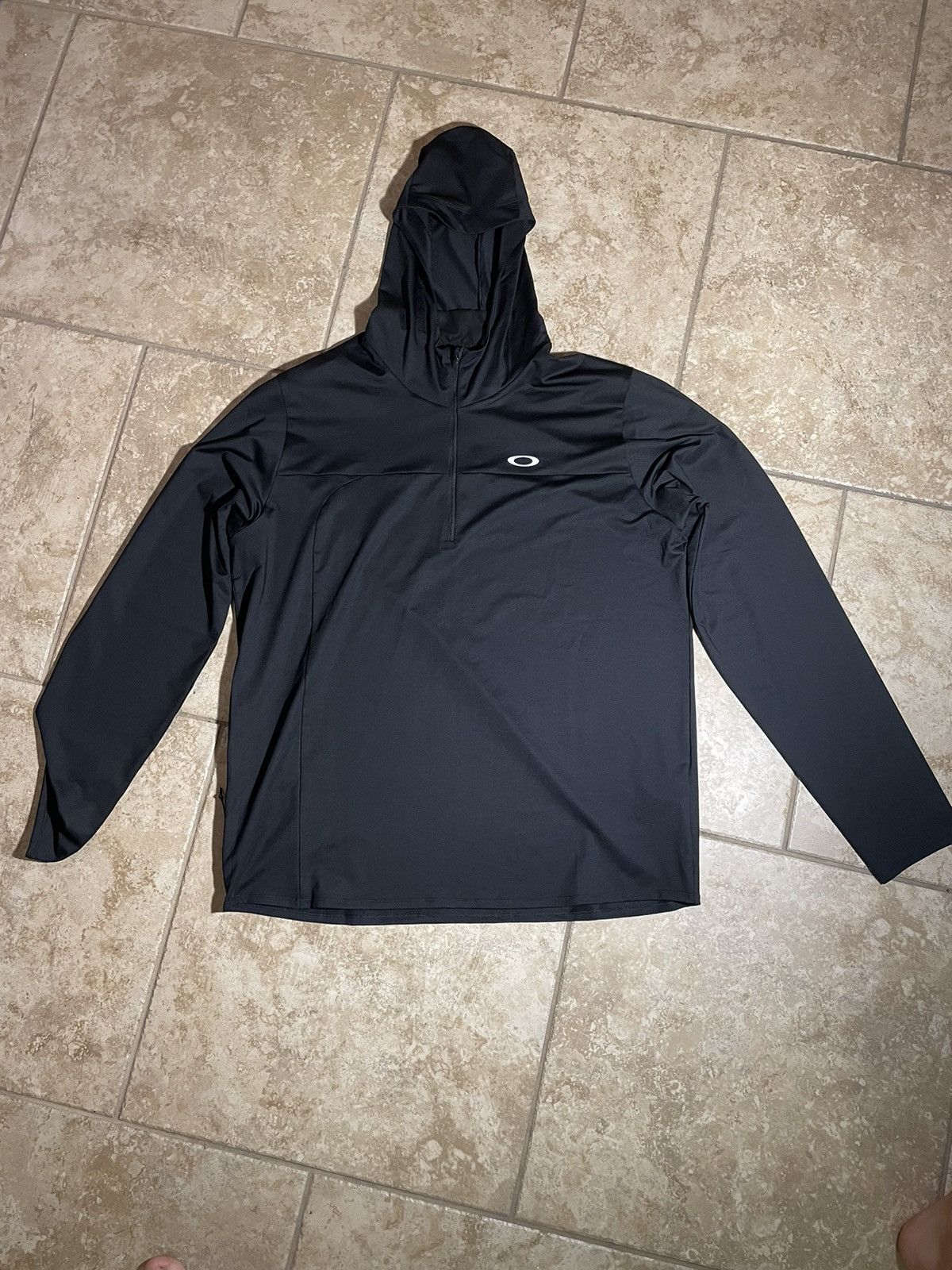 Black oakley light hoodie