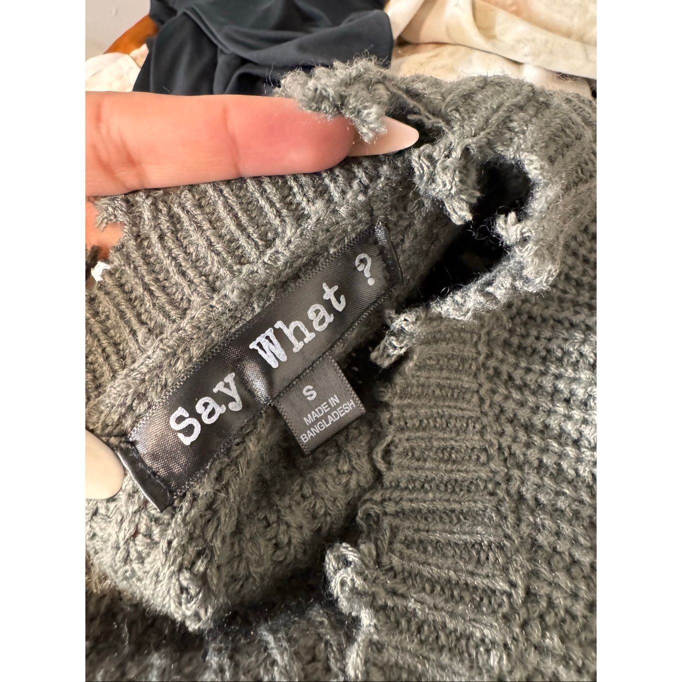 SAYHELLO Say What? Distressed Hem Gray Knit Sweater Women’s Size Smal Size S / US 4 / IT 40 - 6 Thumbnail