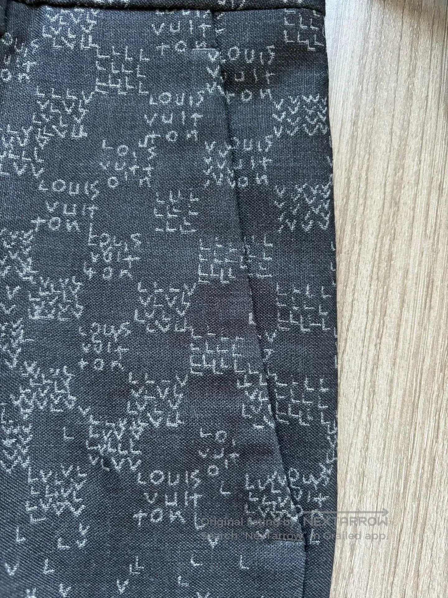 Louis Vuitton louis vuitton black printed trousers. Size US 38 / EU 54 - 4 Thumbnail