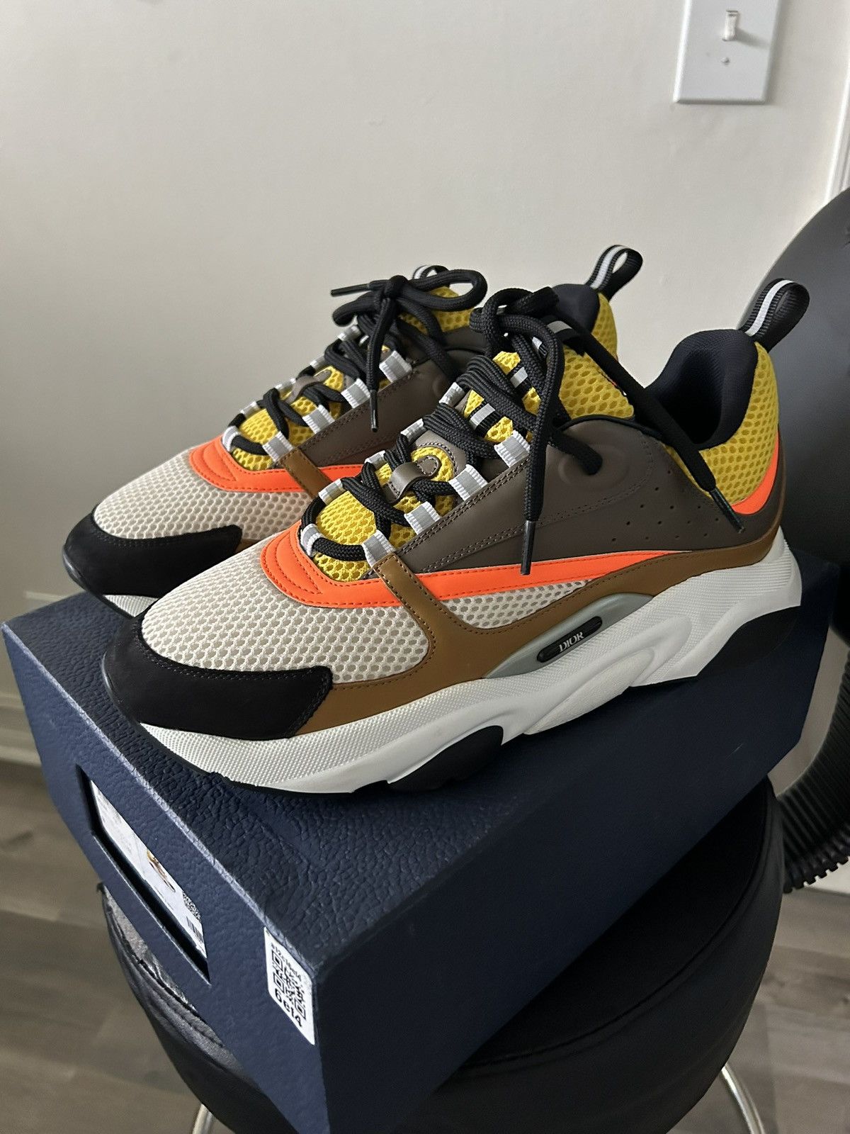 Dior Dior B22 Ebony Camel yellow Size US 11 / EU 44 - 2 Thumbnail