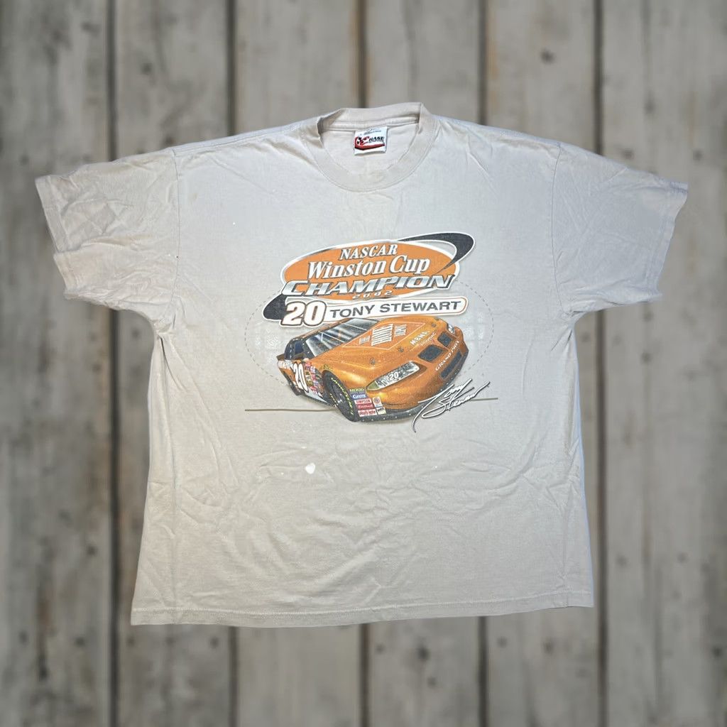 Chase Authentics VINTAGE Tony Stewart Winston Cup Champion T-Shirt Graphic 2002 Y2K Chase Authentics Unisex L Tan Short Sleeve Cotton Retro Shirt Mens/Womens Size US L / EU 52-54 / 3 - 1 Thumbnail