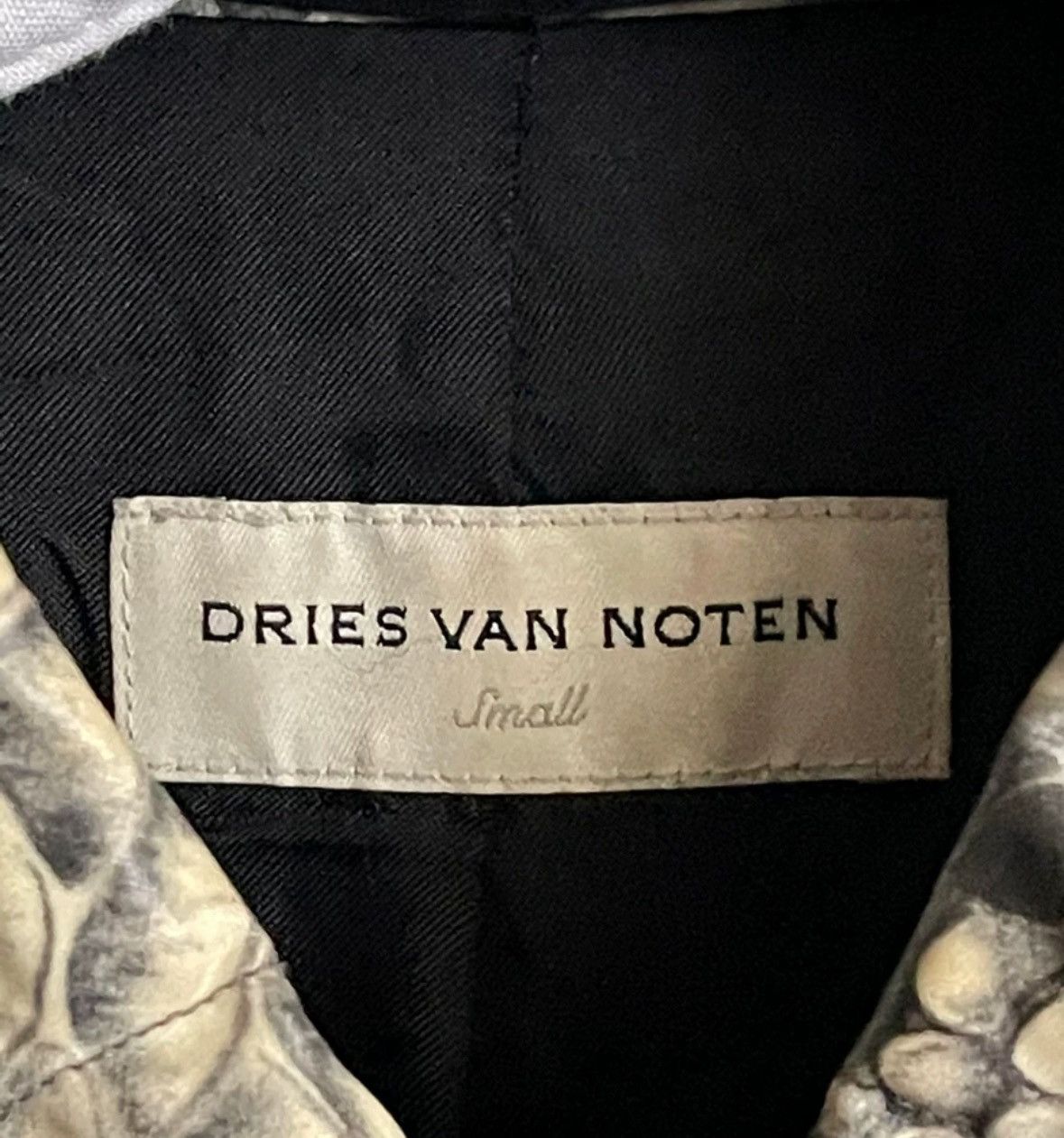 Dries Van Noten Dries van noten Snake skin overcoat 2412-Nextarrow Size US S / EU 44-46 / 1 - 4 Thumbnail