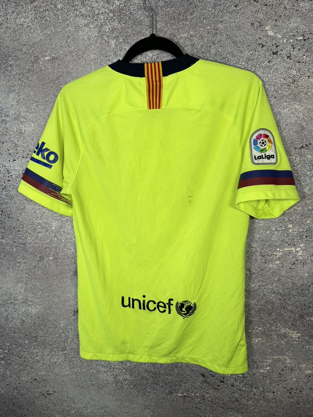 Nike Vintage FC Barcelona 2018/19 Away Nike Soccer Jersey Size US S / EU 44-46 / 1 - 16 Thumbnail