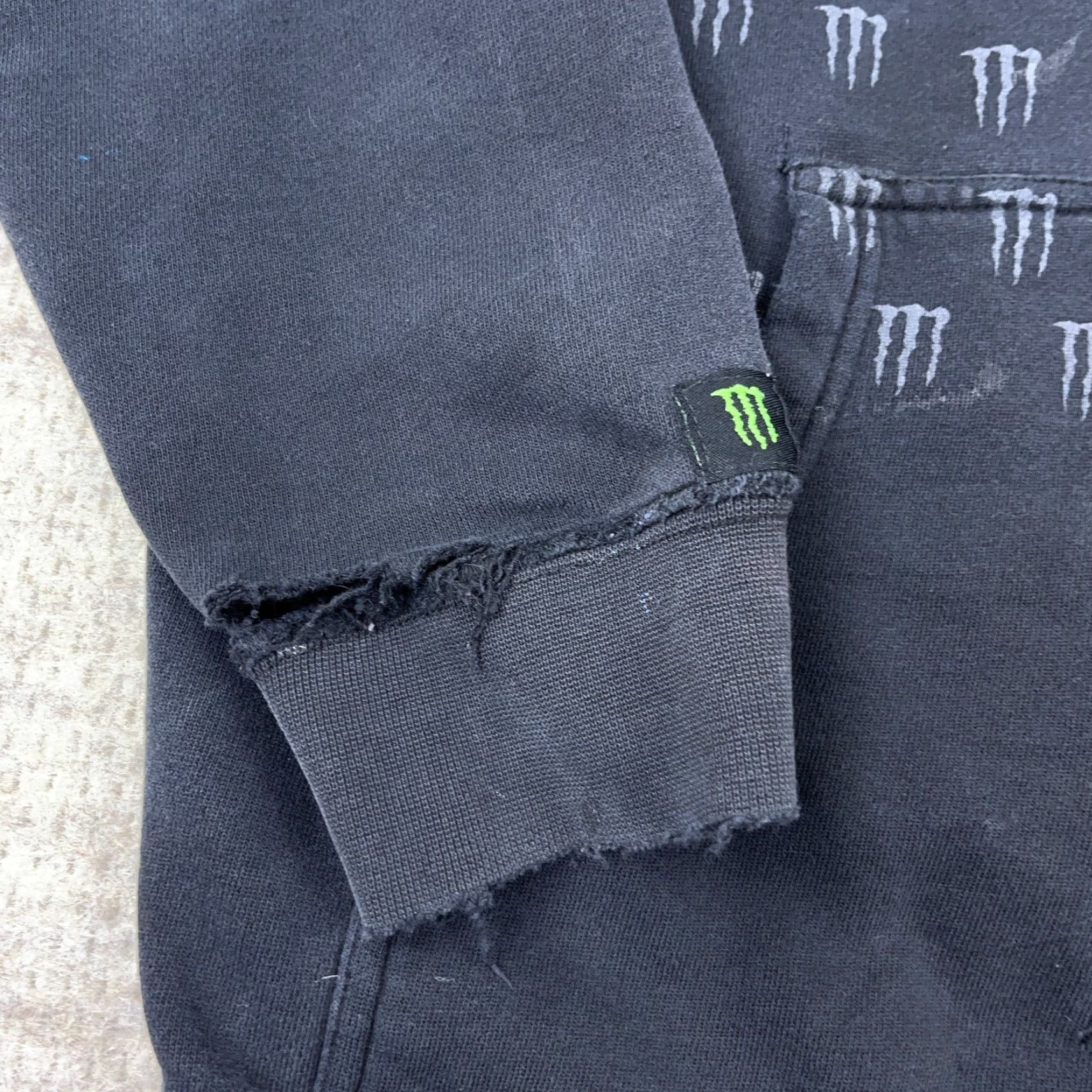 Thrasher VINTAGE Monster Energy Hoodie Men Small Full Zip Grunge Y2K Skate Logo Black Polyester Fleece All Seasons Classic Sports 90s Mens Size US S / EU 44-46 / 1 - 6 Thumbnail